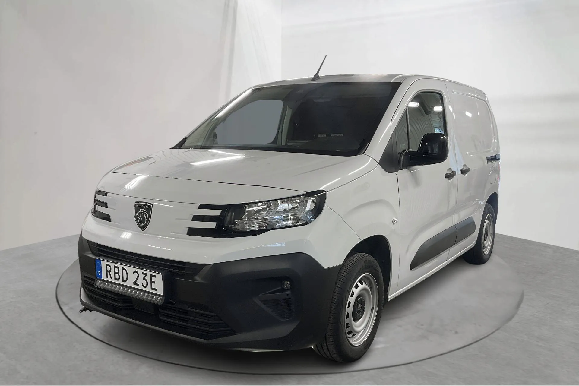Presentationsfoto 1 av 17: Peugeot Partner 1.5 BlueHDi (100hk) - 3 582 mil - Manuell - vit - 2024