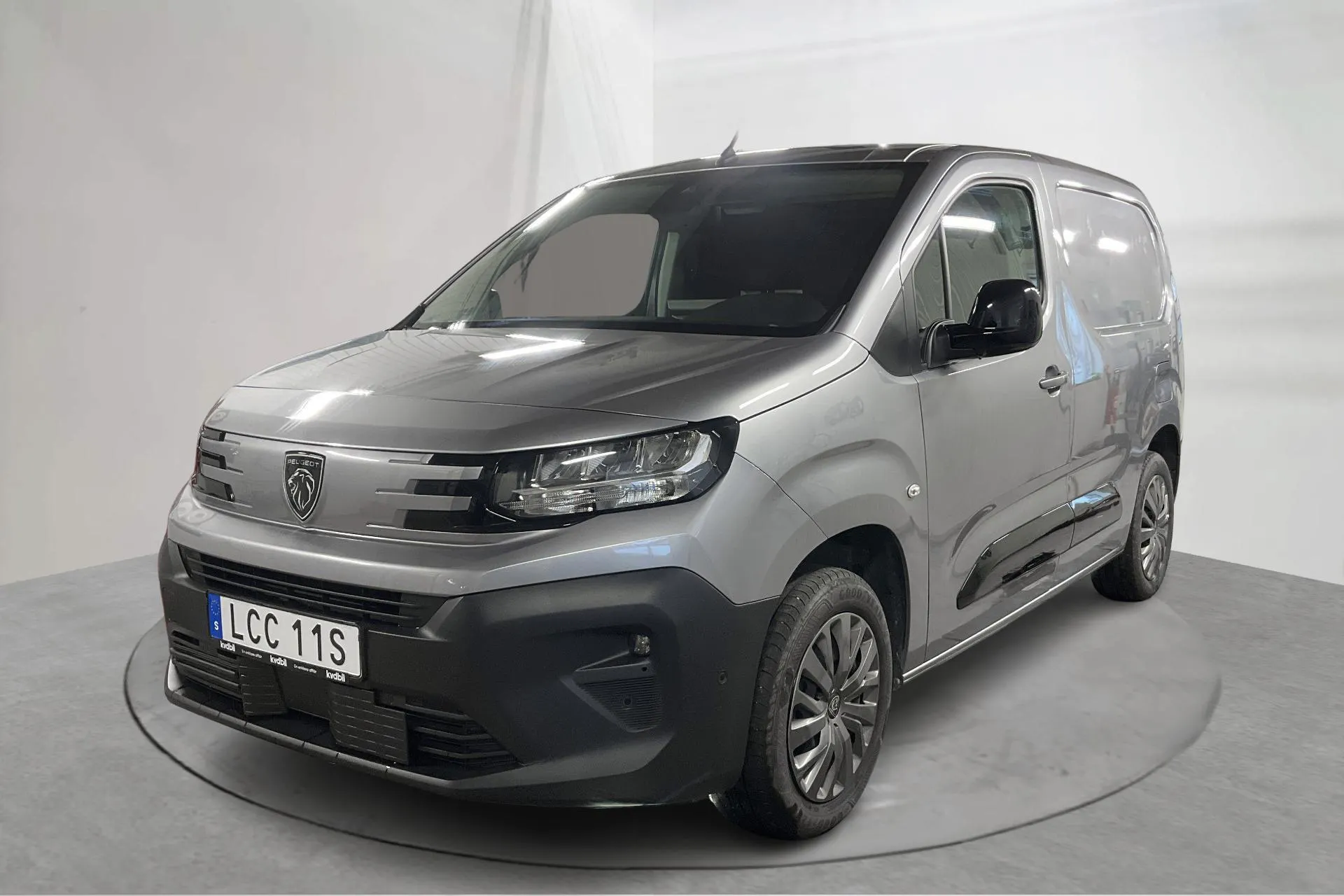 Presentationsfoto 1 av 16: Peugeot Partner 1.5 BlueHDi (100hk) - 3 428 mil - Manuell - grå - 2024