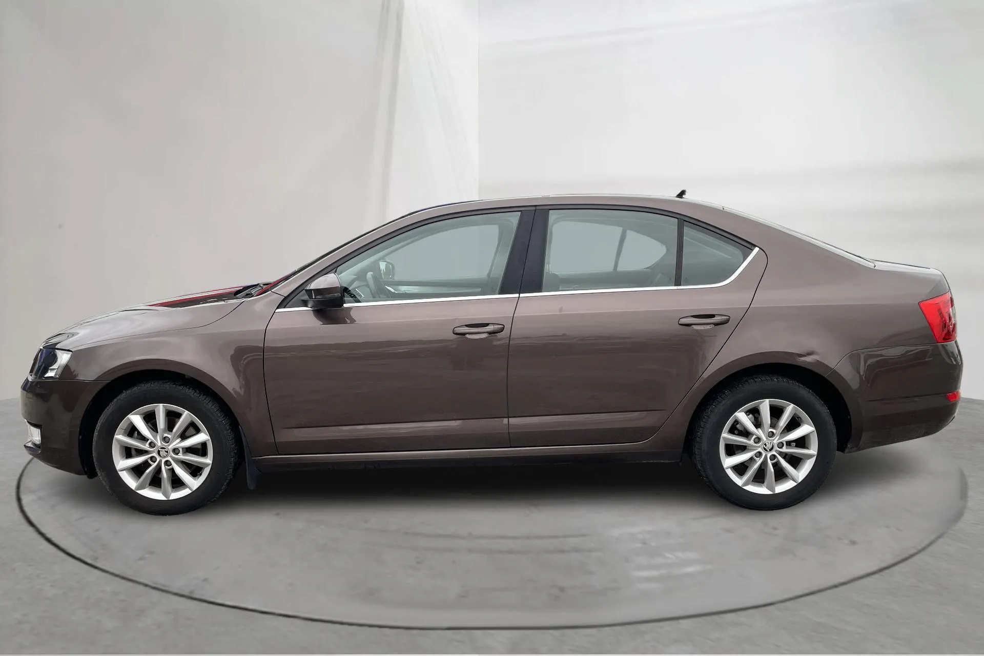 Presentationsfoto 2 av 16: Skoda Octavia III 1.4 TSI (150hk) - 4 850 mil - Automat - Mörkbrun - 2016