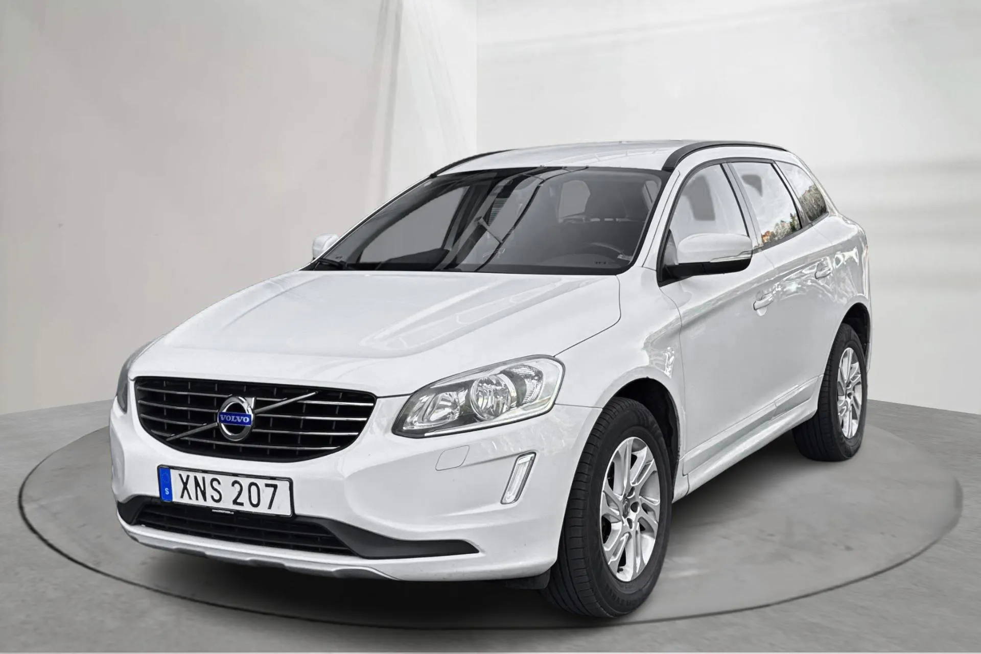 Presentationsfoto 1 av 13: Volvo XC60 D4 AWD (190hk) - 22 733 mil - Automat - vit - 2017