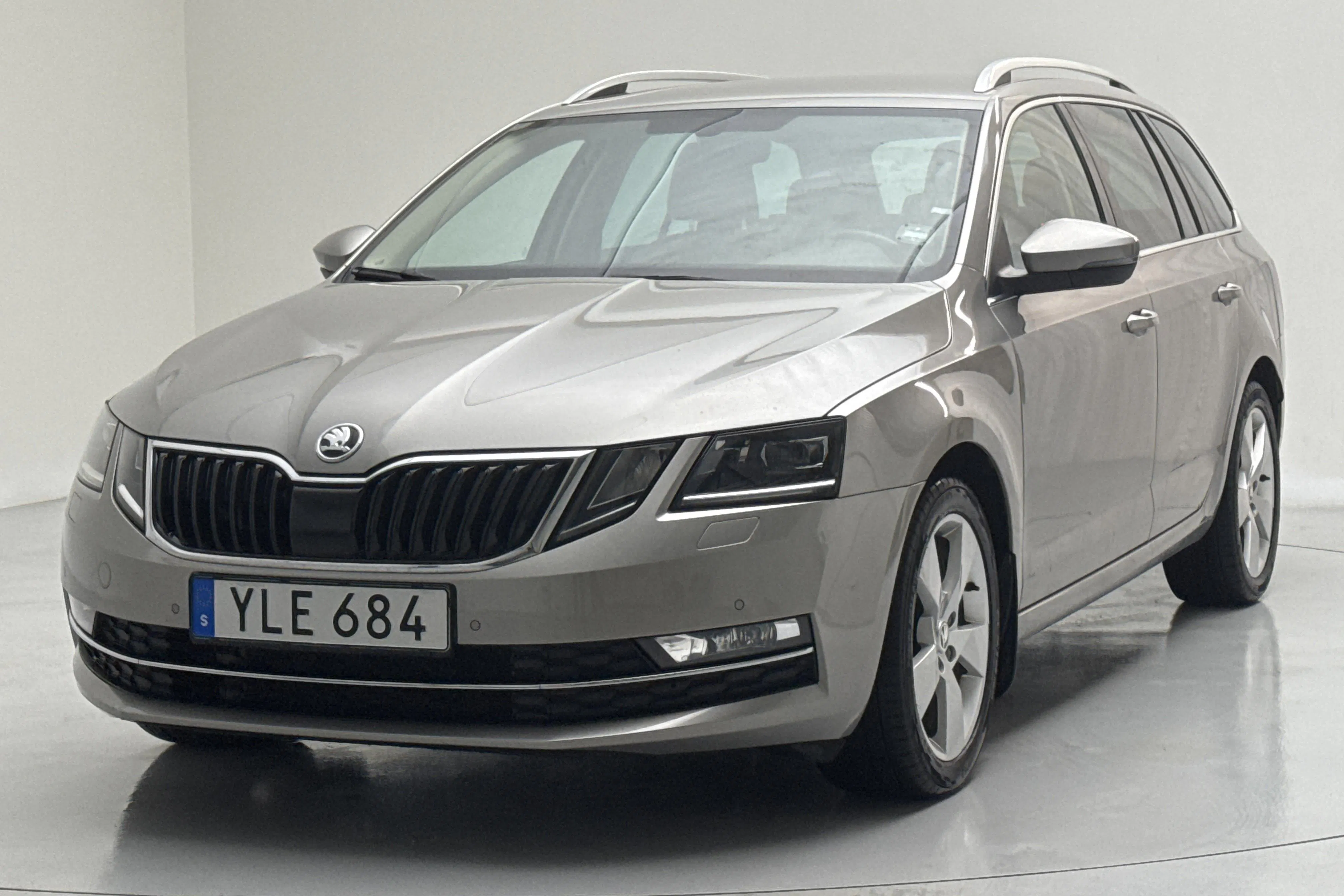 Presentation photo 1 of 15: Skoda Octavia III 1.8 TSI Combi 4x4 (180hk) - 123 160 km - Automatic - light brown - 2018