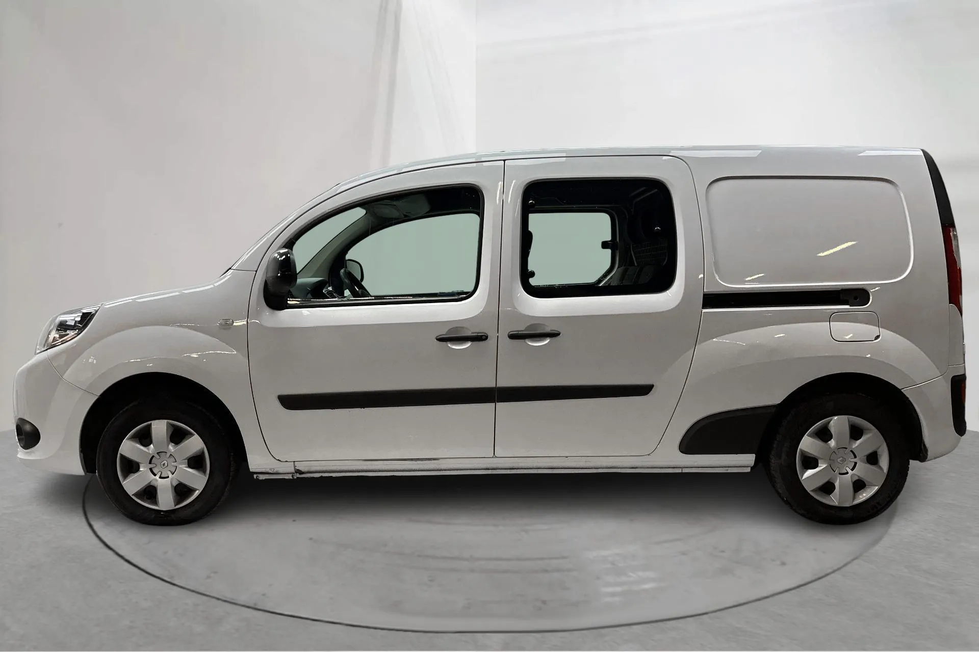 Presentationsfoto 2 av 13: Renault Kangoo 1.5 dCi Maxi skåp (90hk) - 15 342 mil - Automat - vit - 2019