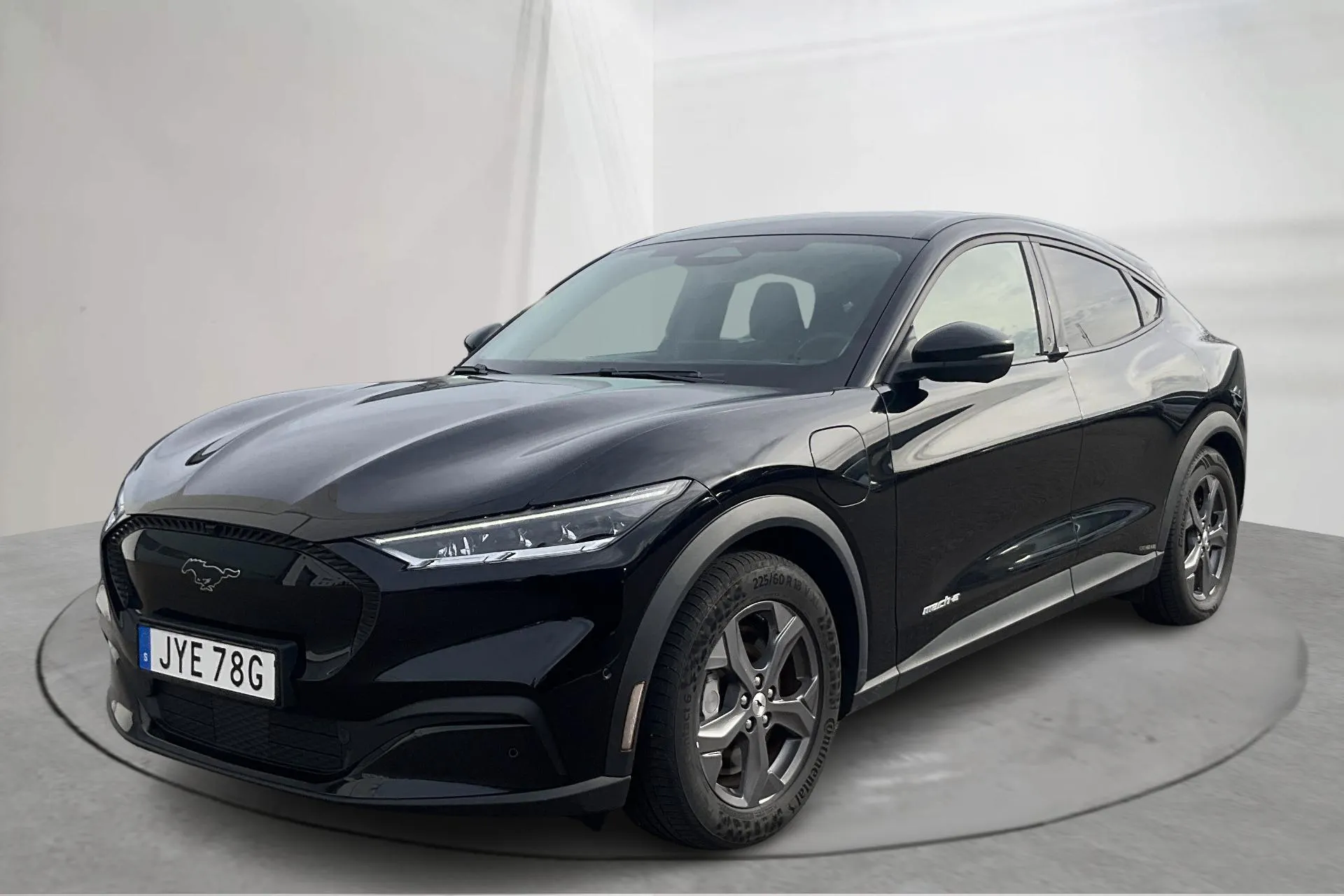 Presentation photo 1 of 20: Ford Mustang Mach-E 70kWh RWD (269hk) - 61 670 km - Automatic - black - 2021