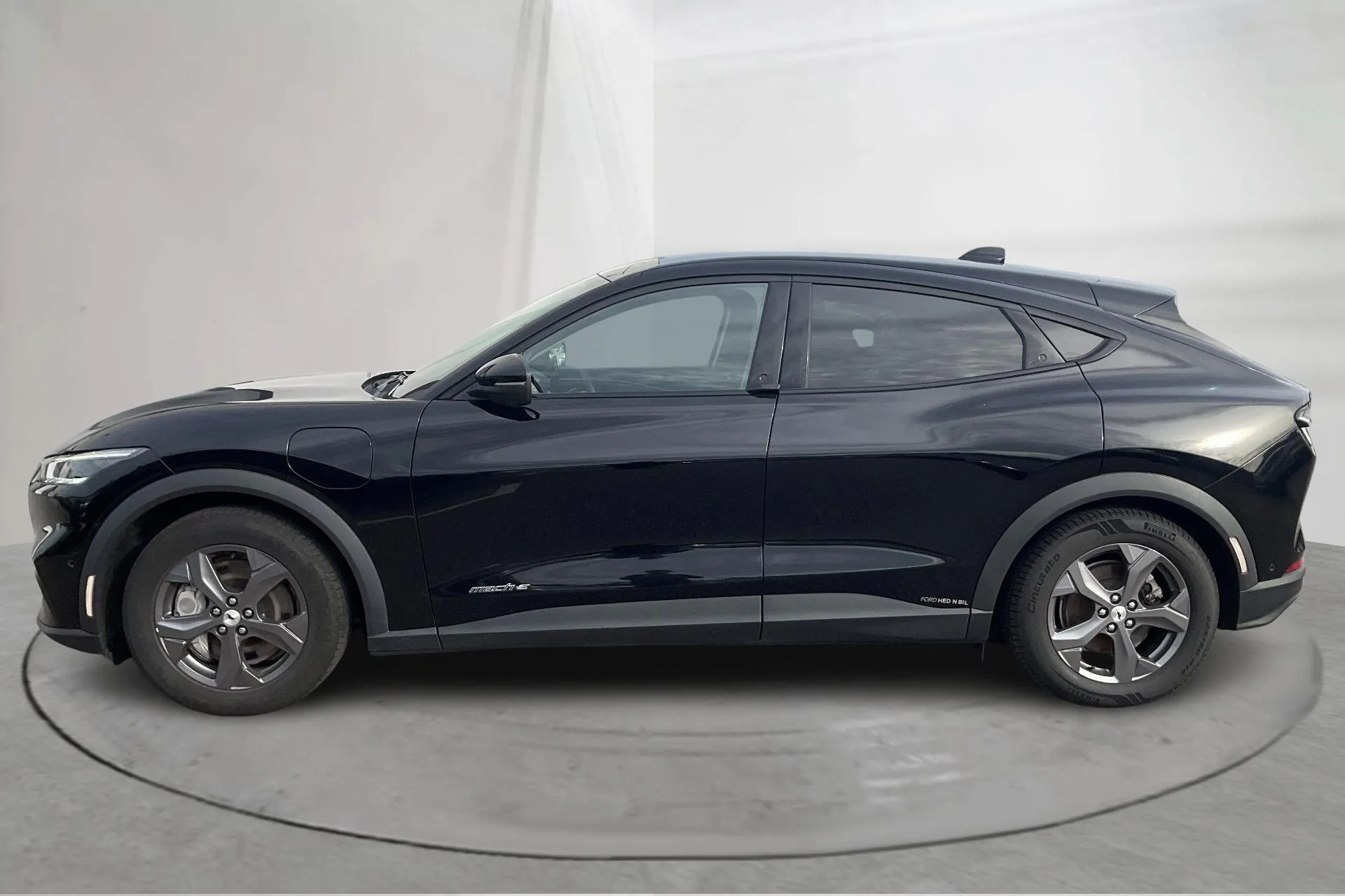 Presentation photo 2 of 20: Ford Mustang Mach-E 70kWh RWD (269hk) - 61 670 km - Automatic - black - 2021
