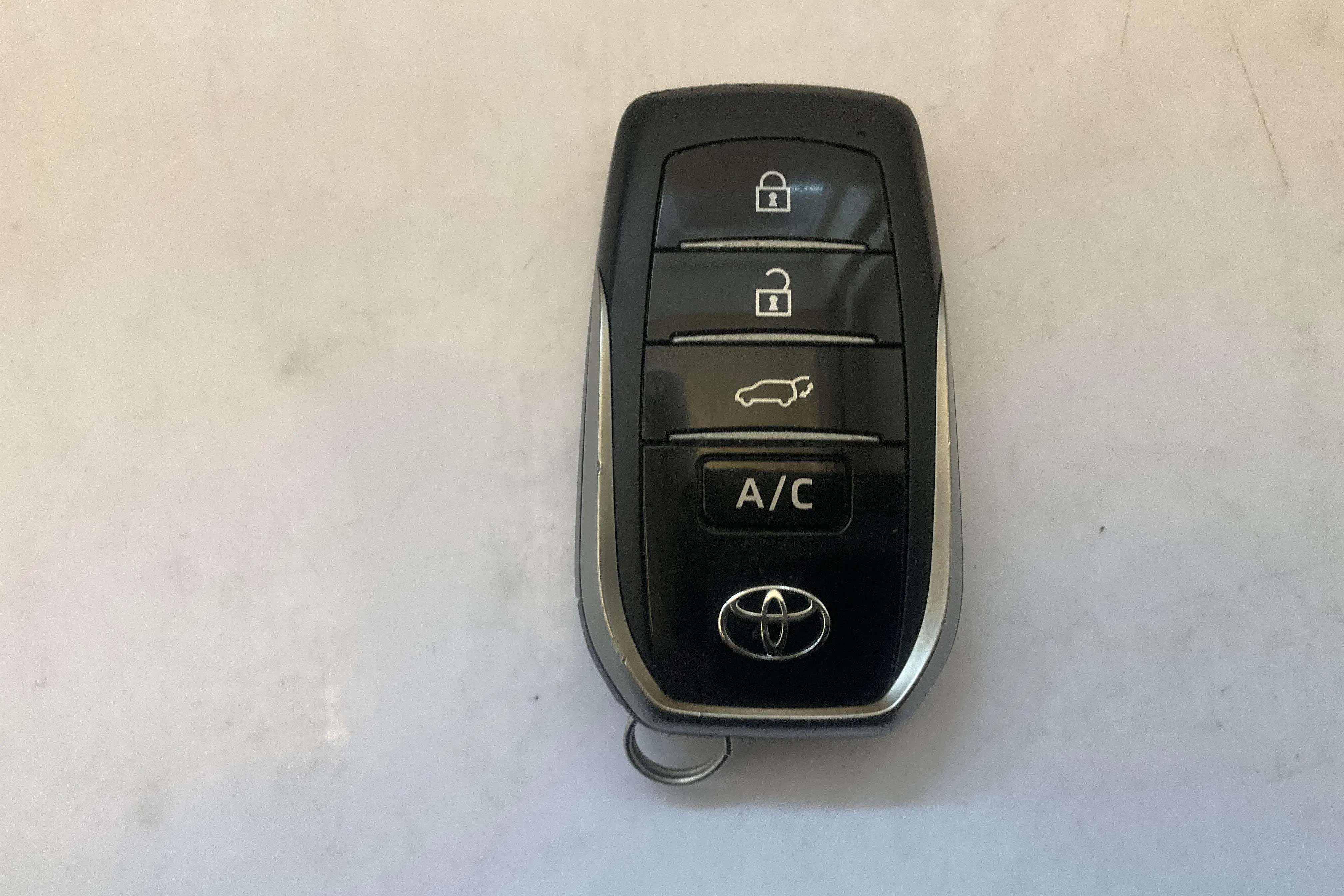 Presentationsfoto 14 av 14: Toyota RAV4 2.5 Plug-in Hybrid AWDi (306hk) - 8 618 mil - Automat - Mörkgrå - 2023