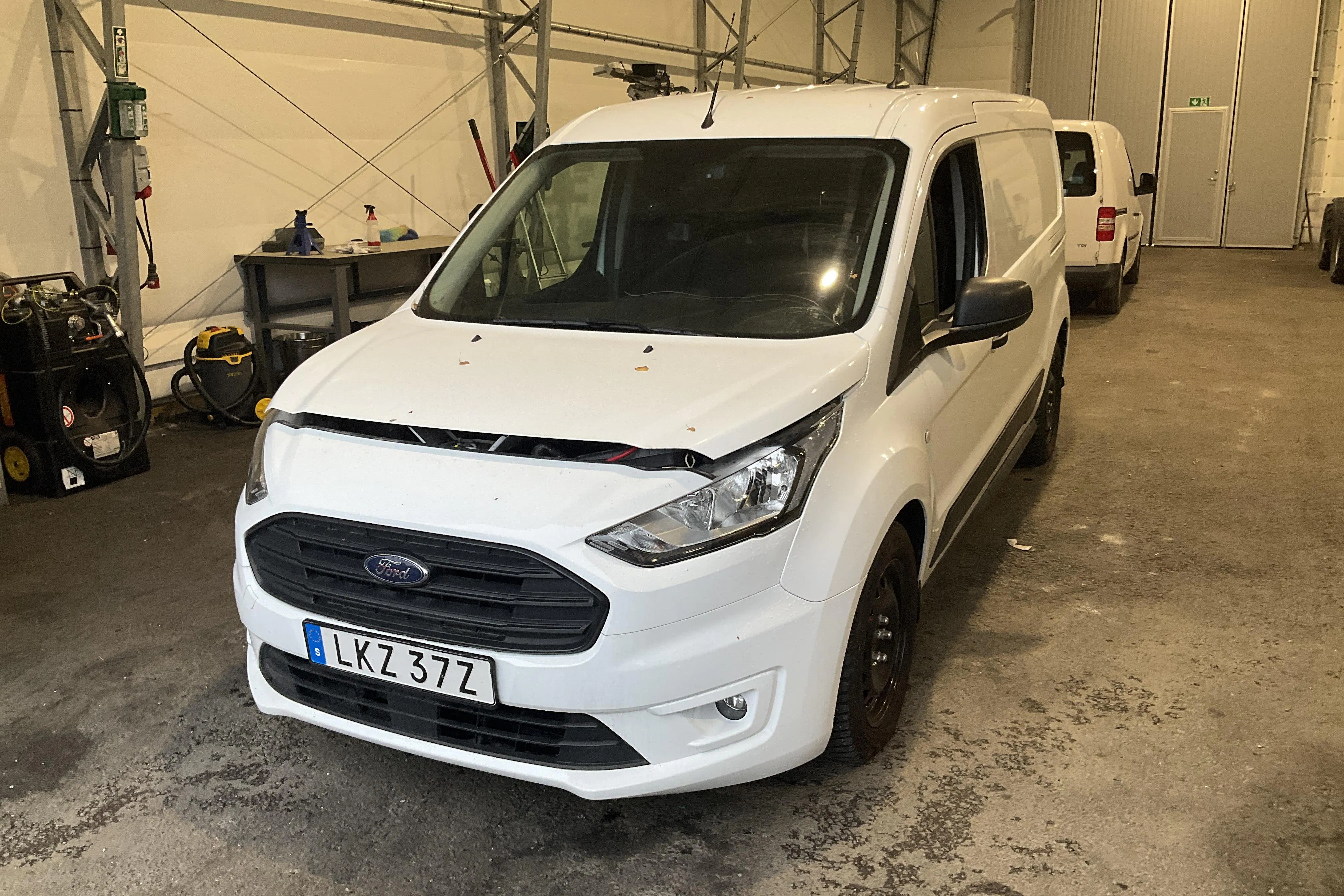 Presentationsfoto 1 av 14: Ford Transit Connect 1.5 EcoBlue (100hk) - 11 522 mil - Automat - vit - 2023