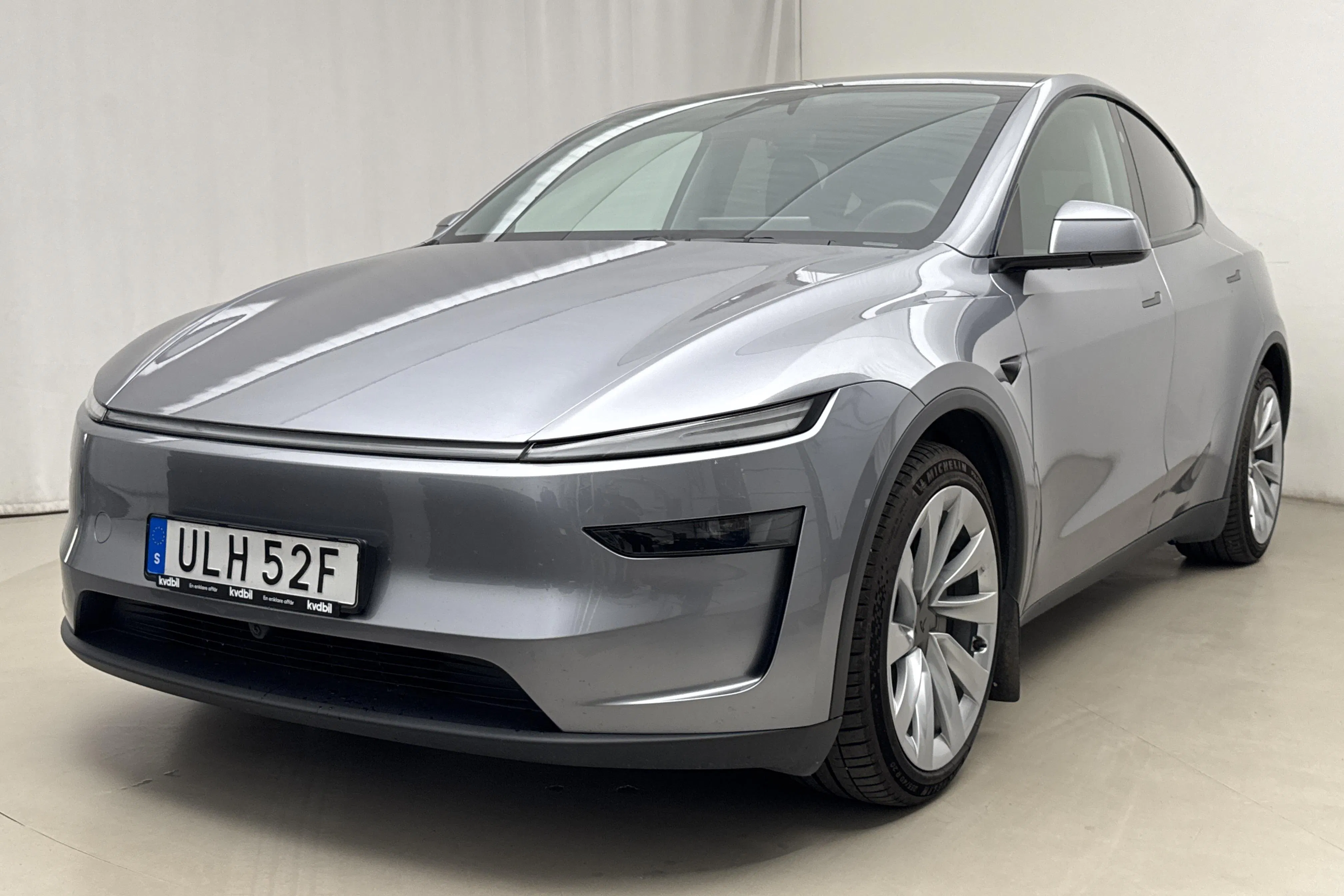 Presentationsfoto 1 av 29: Tesla Mode Y Long Range Dual Motor AWD - 6 674 mil - Automat - grå - 2025