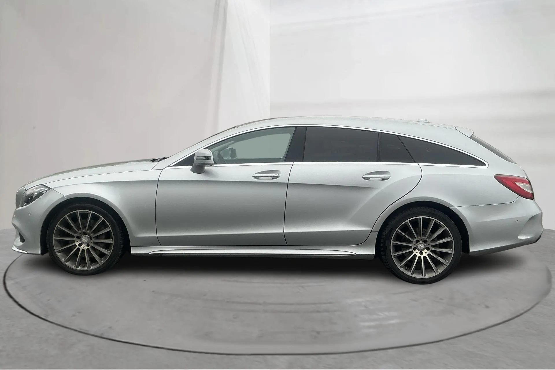 Presentation photo 2 of 16: Mercedes CLS 350d 4MATIC Shooting Brake X218 (258hk) - 218 070 km - Automatic - silver - 2017