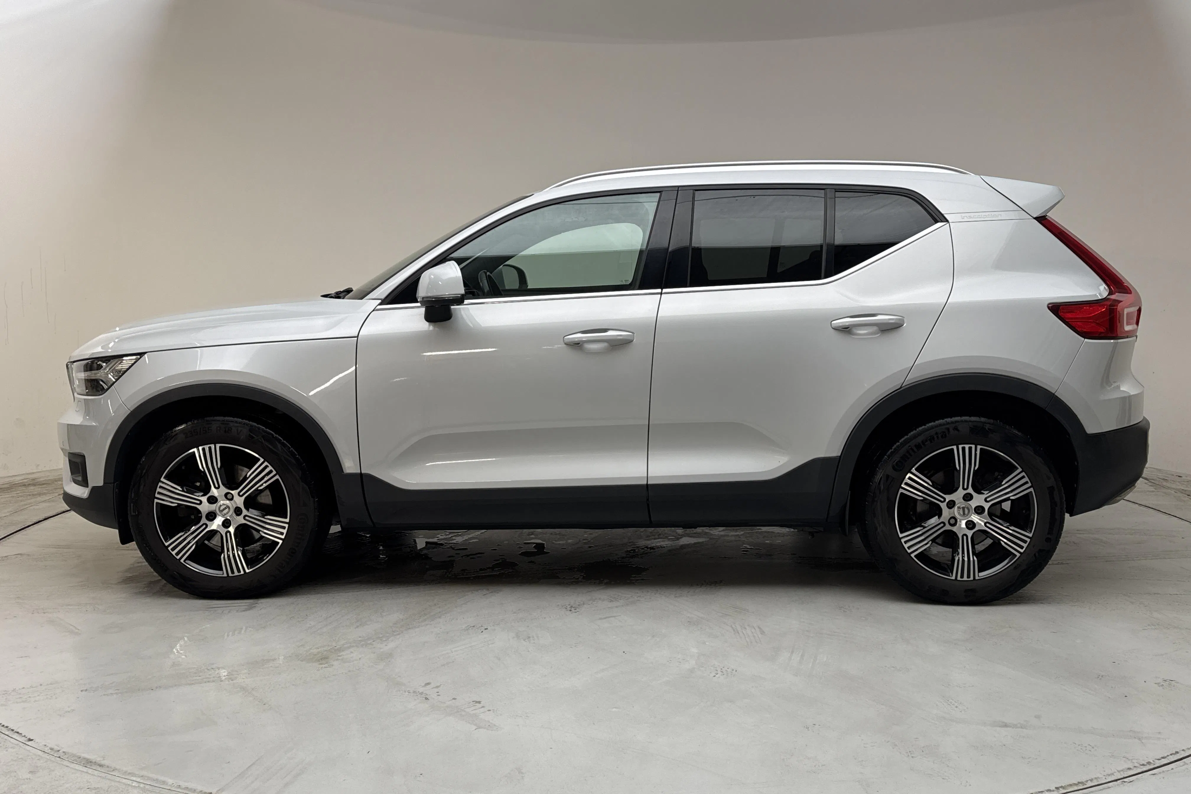 Presentation photo 2 of 17: Volvo XC40 D4 AWD (190hk) - 211 800 km - Automatic - silver - 2020