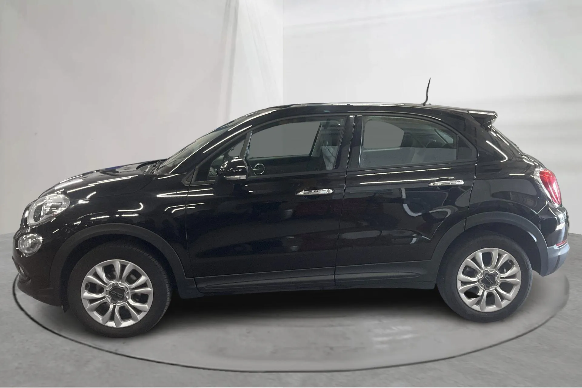 Presentation photo 2 of 14: Fiat 500X 1.4 M-Air (140hk) - 37 270 km - Manual - black - 2016