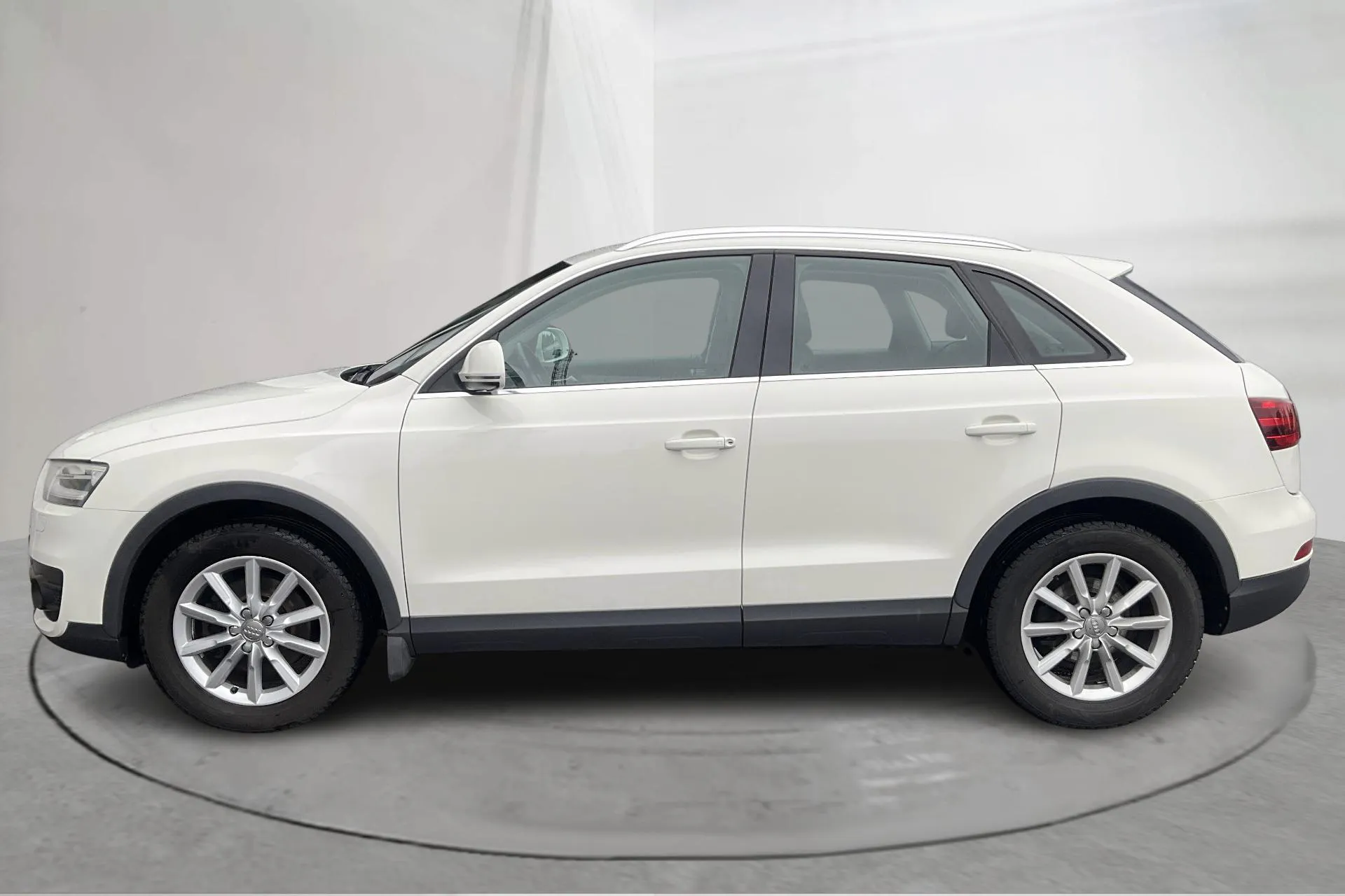 Presentation photo 2 of 15: Audi Q3 2.0 TDI quattro (140hk) - 218 300 km - Manual - white - 2013
