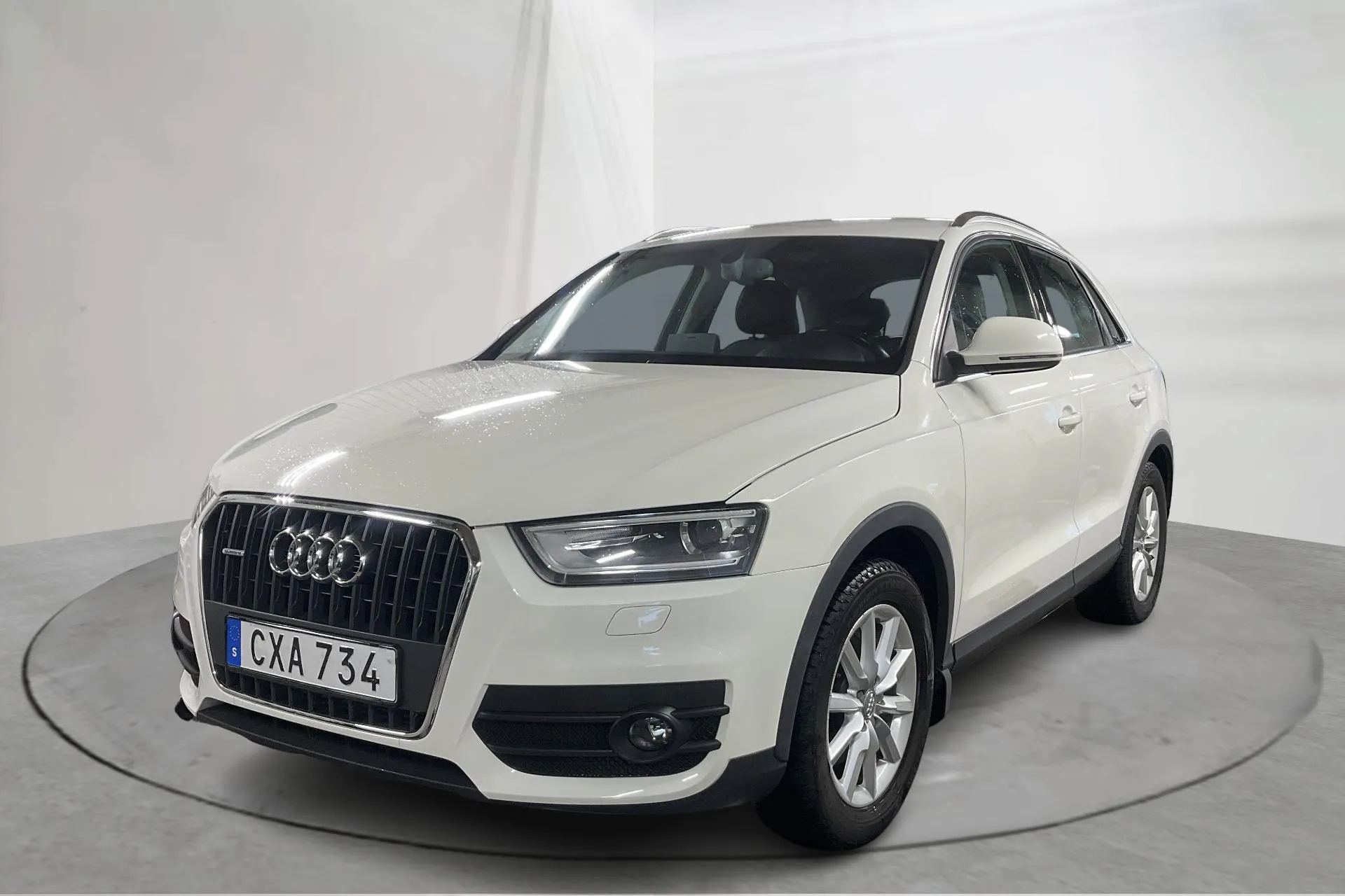 Presentation photo 1 of 15: Audi Q3 2.0 TDI quattro (140hk) - 218 300 km - Manual - white - 2013