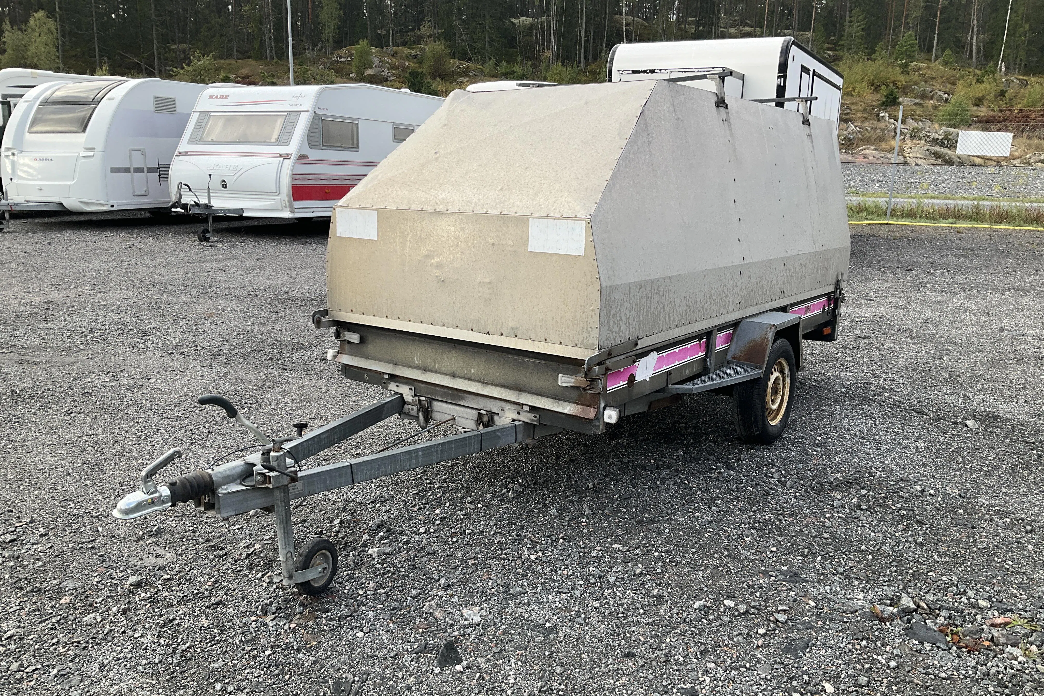 Presentation photo 1 of 11: TIAB 4P 5410 Kåpsläpvagn (Rep.objekt) Släpvagn - 0 km - light grey - 1997