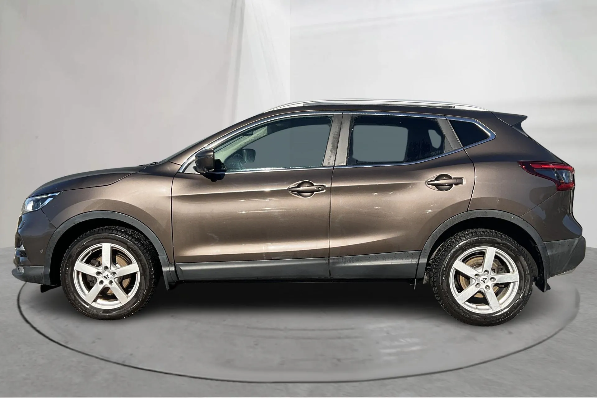 Presentation photo 2 of 16: Nissan Qashqai 1.2 DIG-T (115hk) - 130 450 km - Manual - dark brown - 2017
