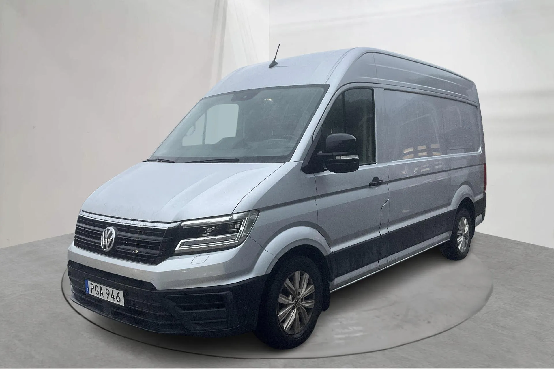 Presentation photo 1 of 15: VW Crafter 35 2.0 TDI Skåp (177hk) - 172 790 km - Manual - silver - 2017