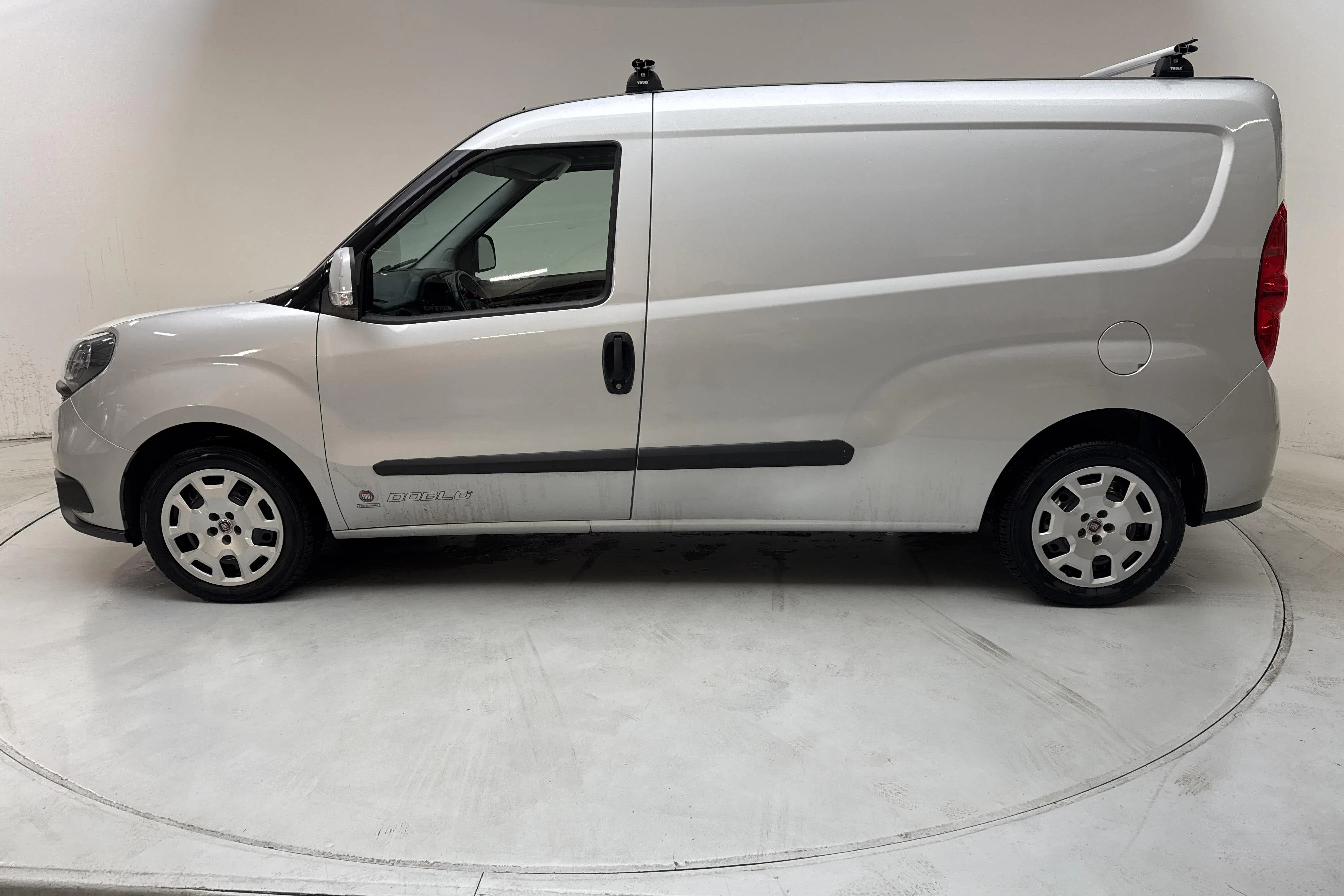 Presentation photo 2 of 10: Fiat Doblo Cargo 1.4T CNG (120hk) - 138 980 km - Manual - gray - 2021
