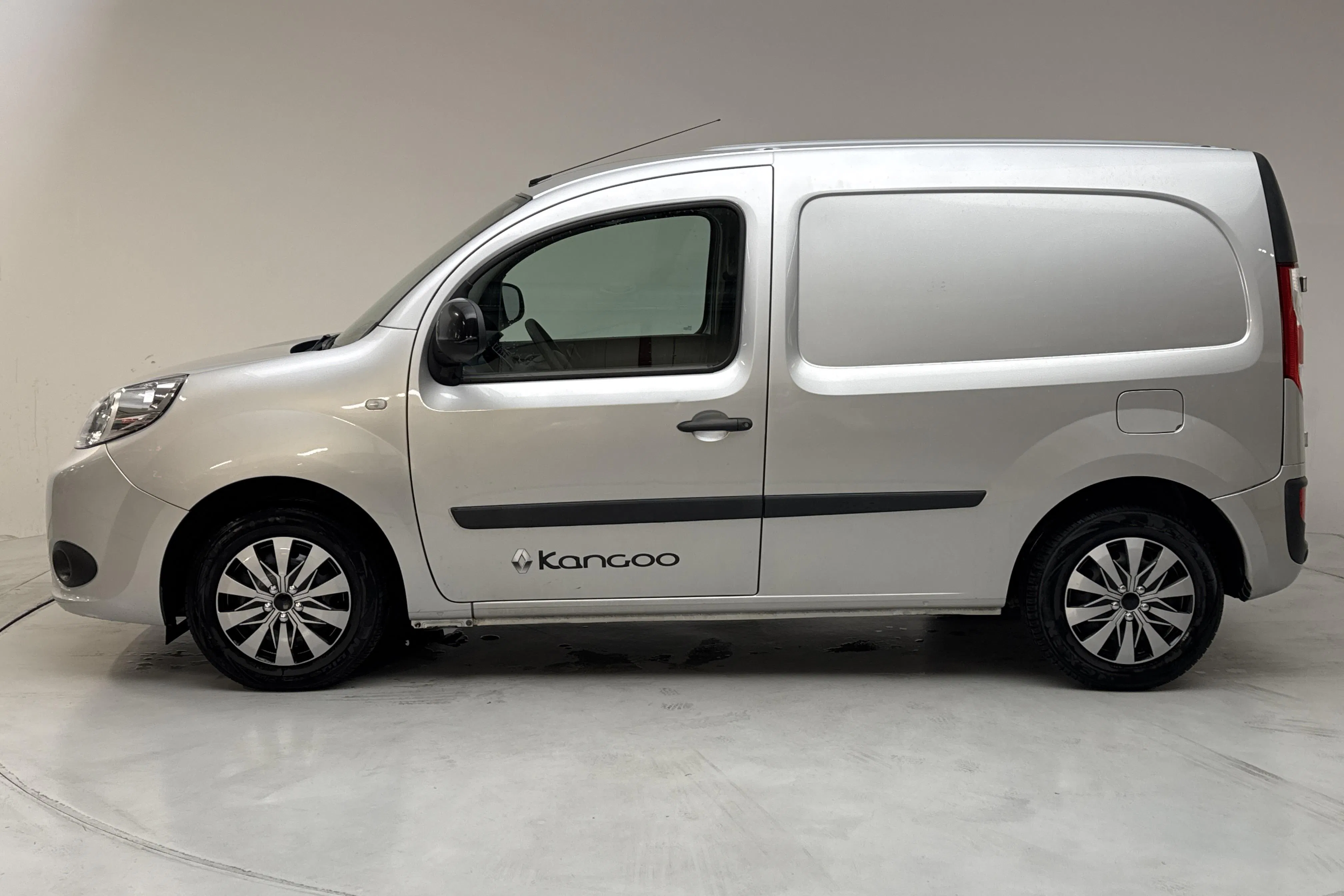 Presentation photo 2 of 14: Renault Kangoo 1.5 dCi Express (90hk) - 233 830 km - Automatic - gray - 2019
