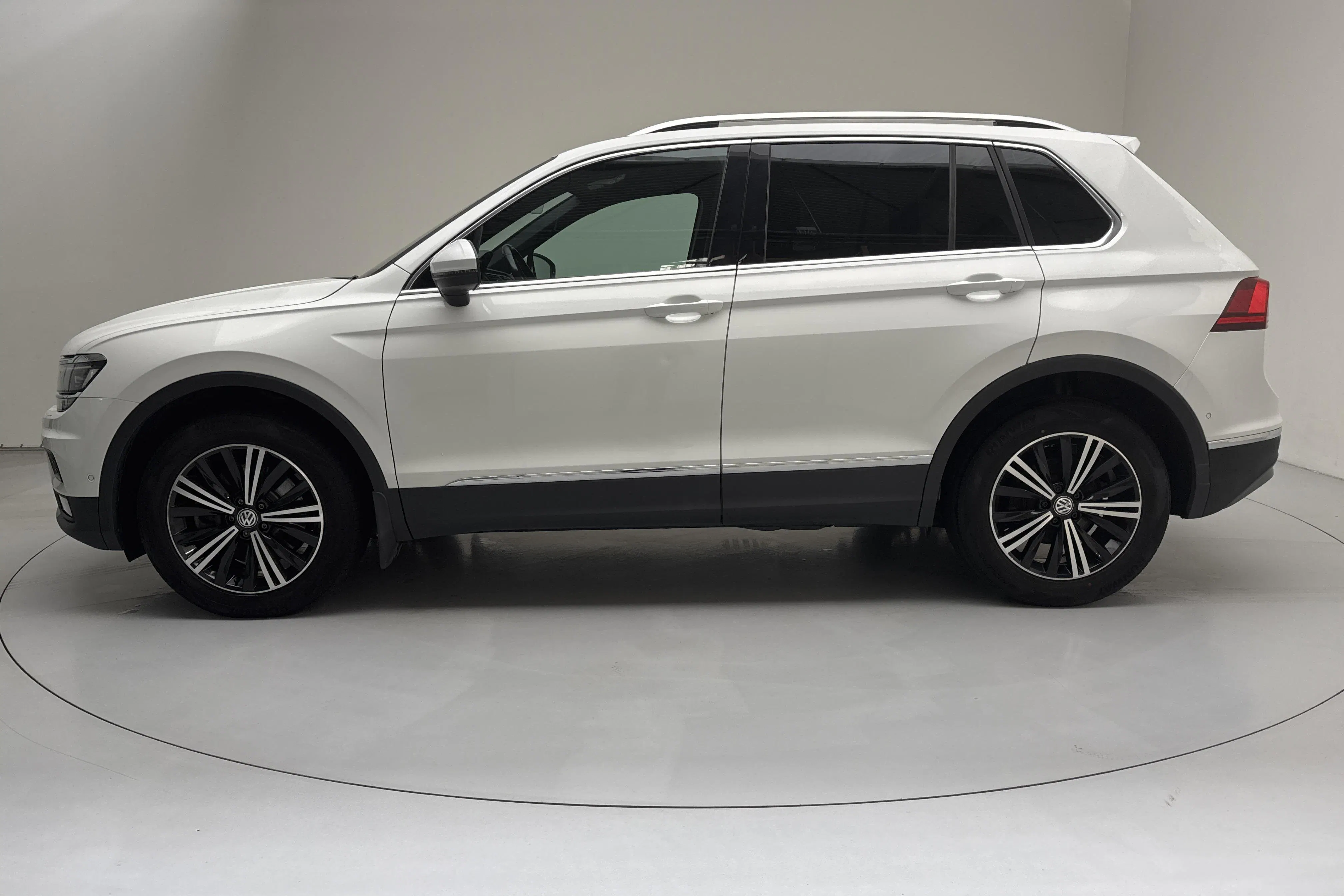 Presentation photo 2 of 14: VW Tiguan 2.0 TDI 4MOTION (190hk) - 188 610 km - Automatic - white - 2018