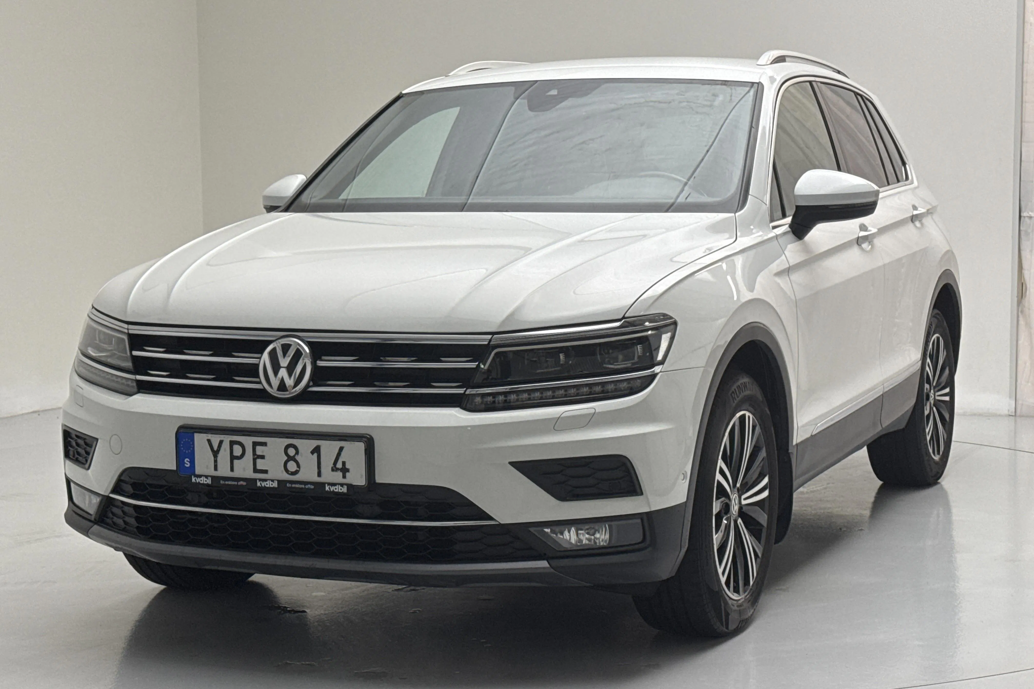 Presentation photo 1 of 14: VW Tiguan 2.0 TDI 4MOTION (190hk) - 188 610 km - Automatic - white - 2018