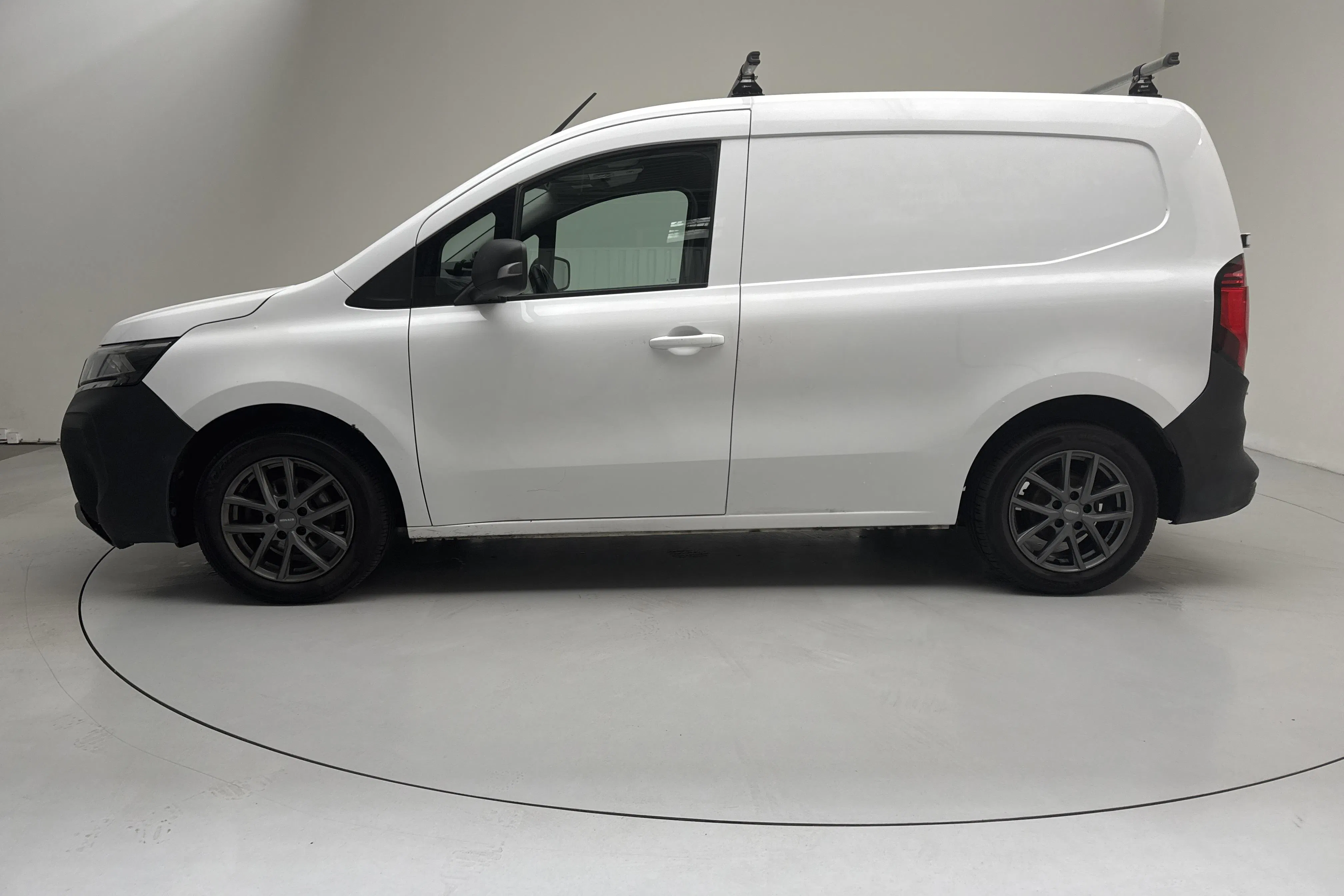 Presentationsfoto 2 av 14: Nissan Townstar 1.3 skåp (130hk) - 21 412 mil - Manuell - vit - 2022