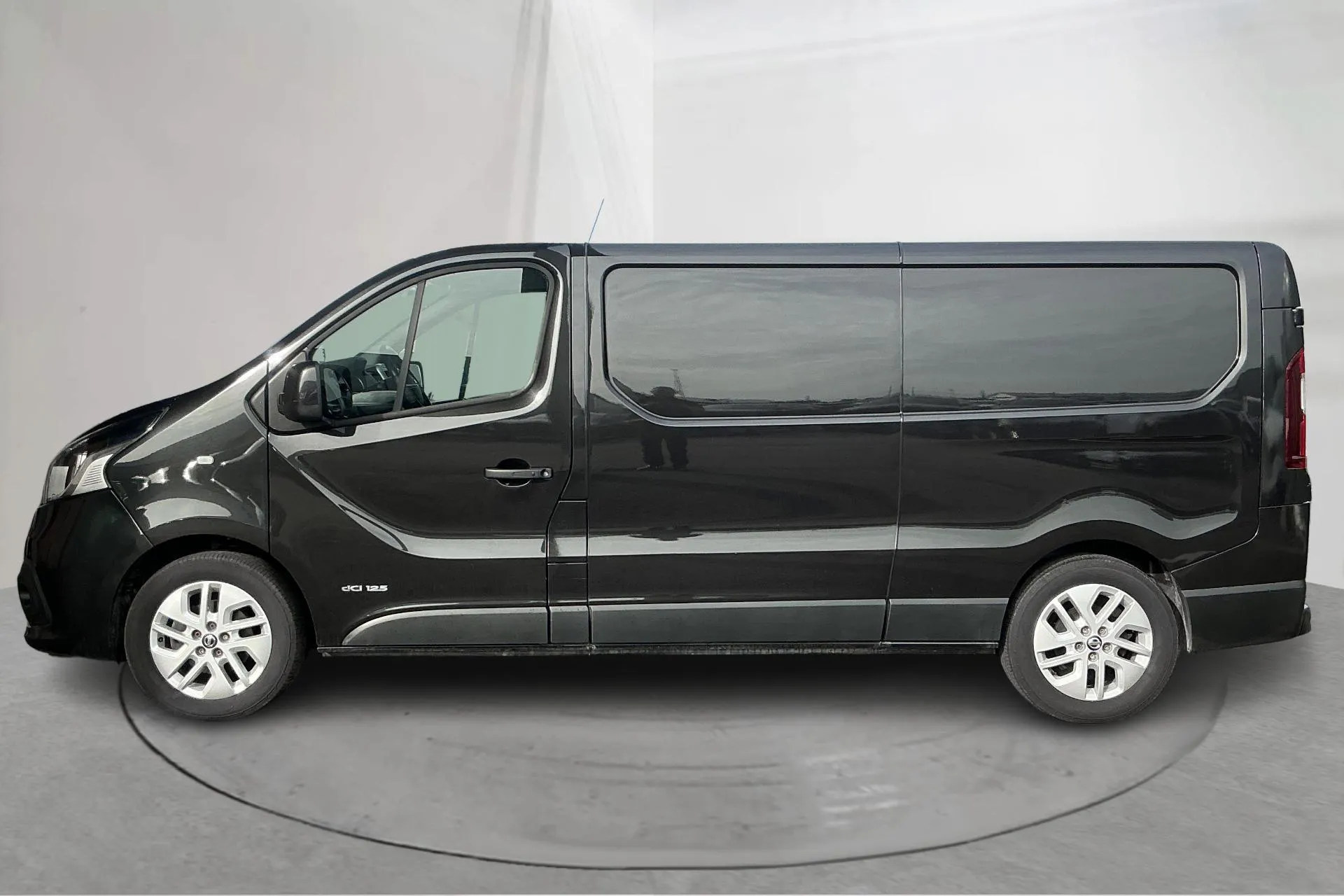 Presentation photo 2 of 15: Nissan NV300 1.6 dCi (125hk) - 187 510 km - Manual - black - 2017