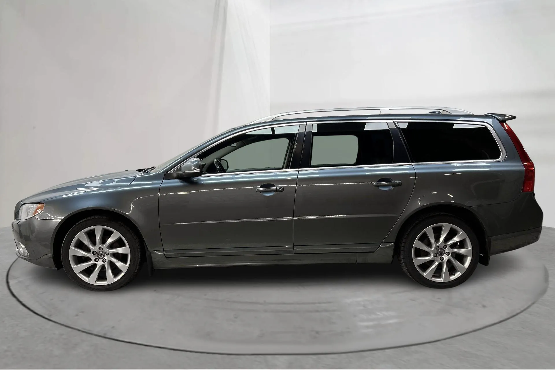 Presentation photo 2 of 13: Volvo V70 II D5 (215hk) - 229 980 km - Manual - blue - 2012