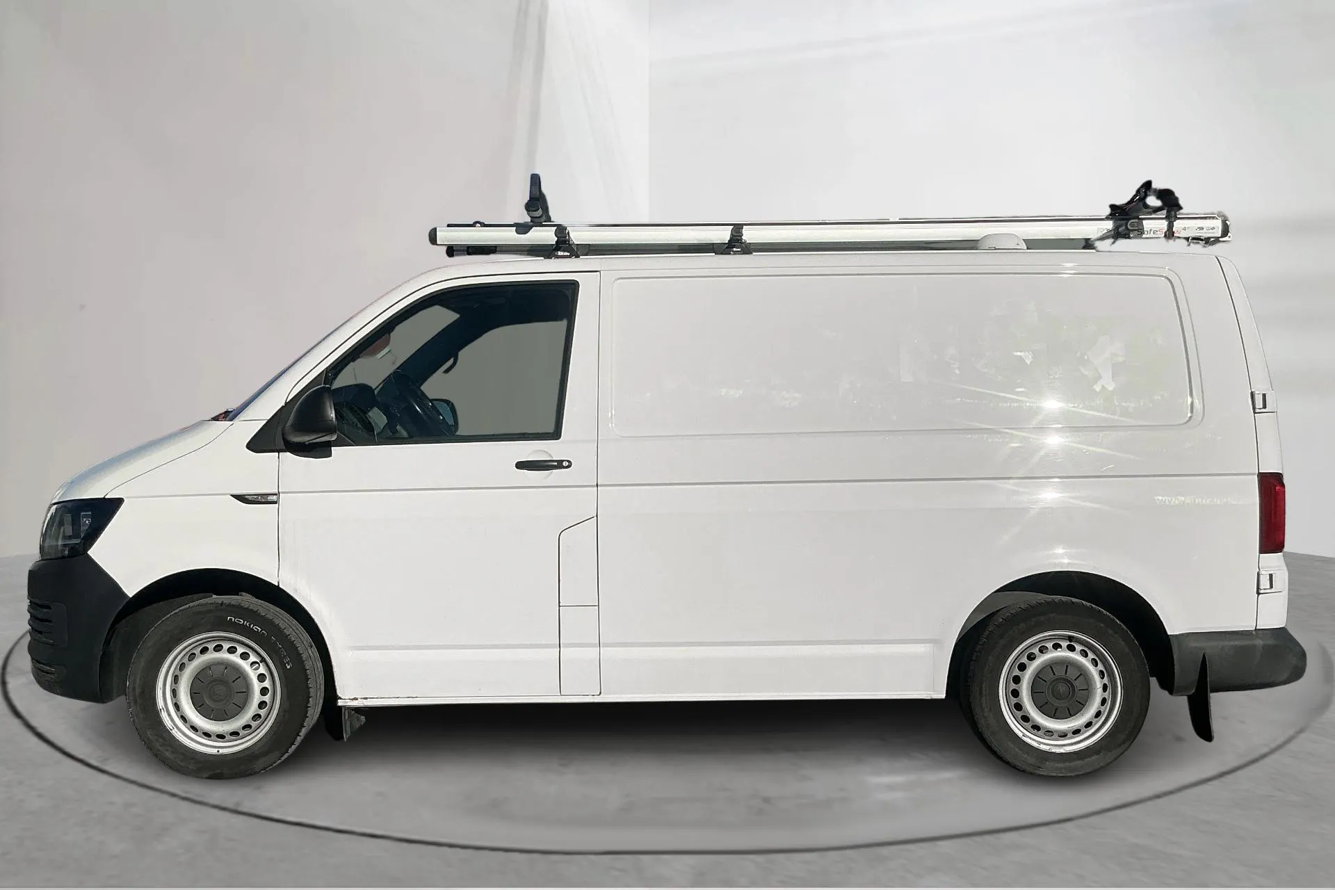 Presentation photo 2 of 17: VW Transporter T6 2.0 TDI BMT Skåp 4MOTION (150hk) - 274 560 km - Manual - white - 2018
