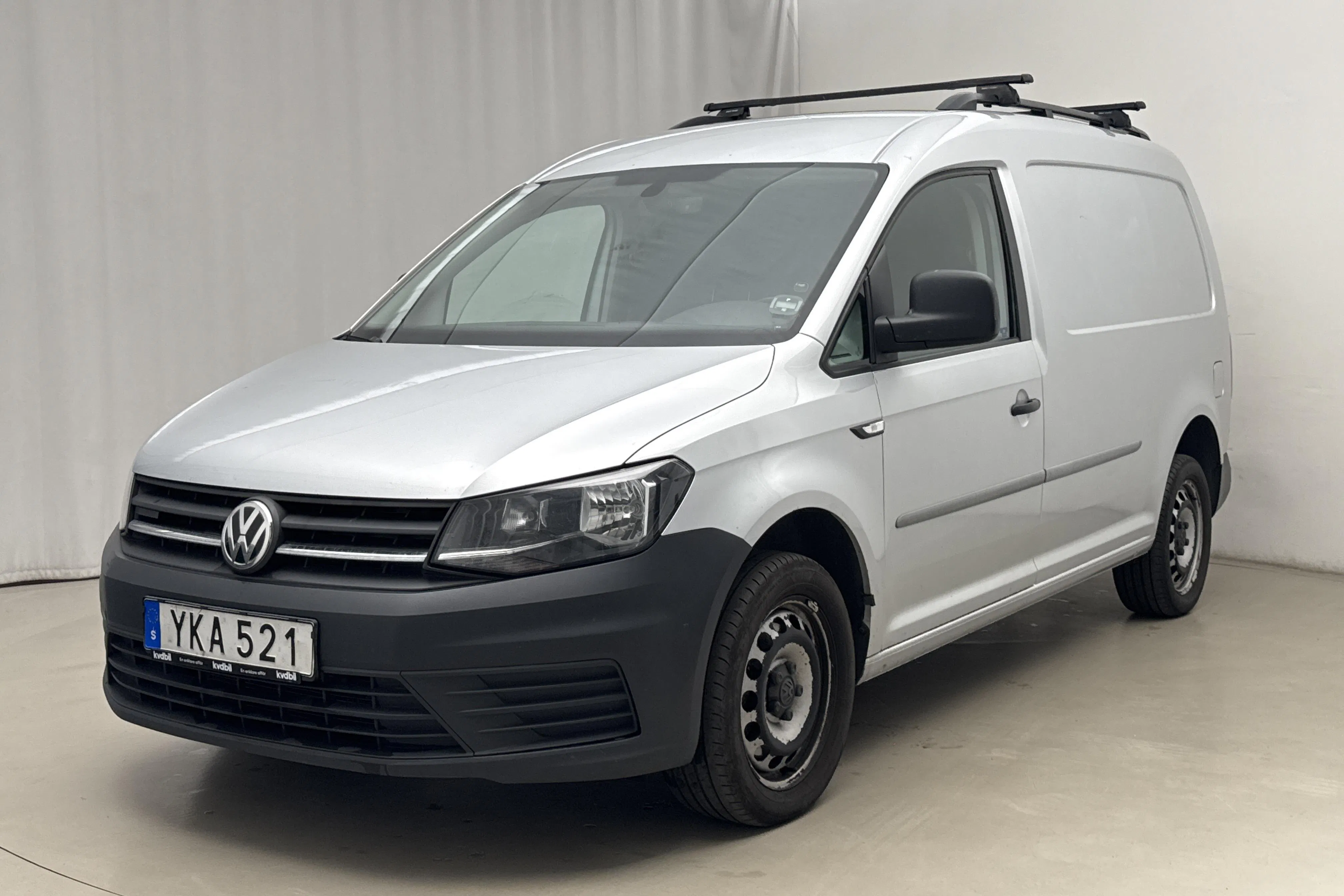 Presentationsfoto 1 av 21: VW Caddy 2.0 TDI Maxi Skåp 4MOTION (150hk) - 15 452 mil - Automat - silver - 2017