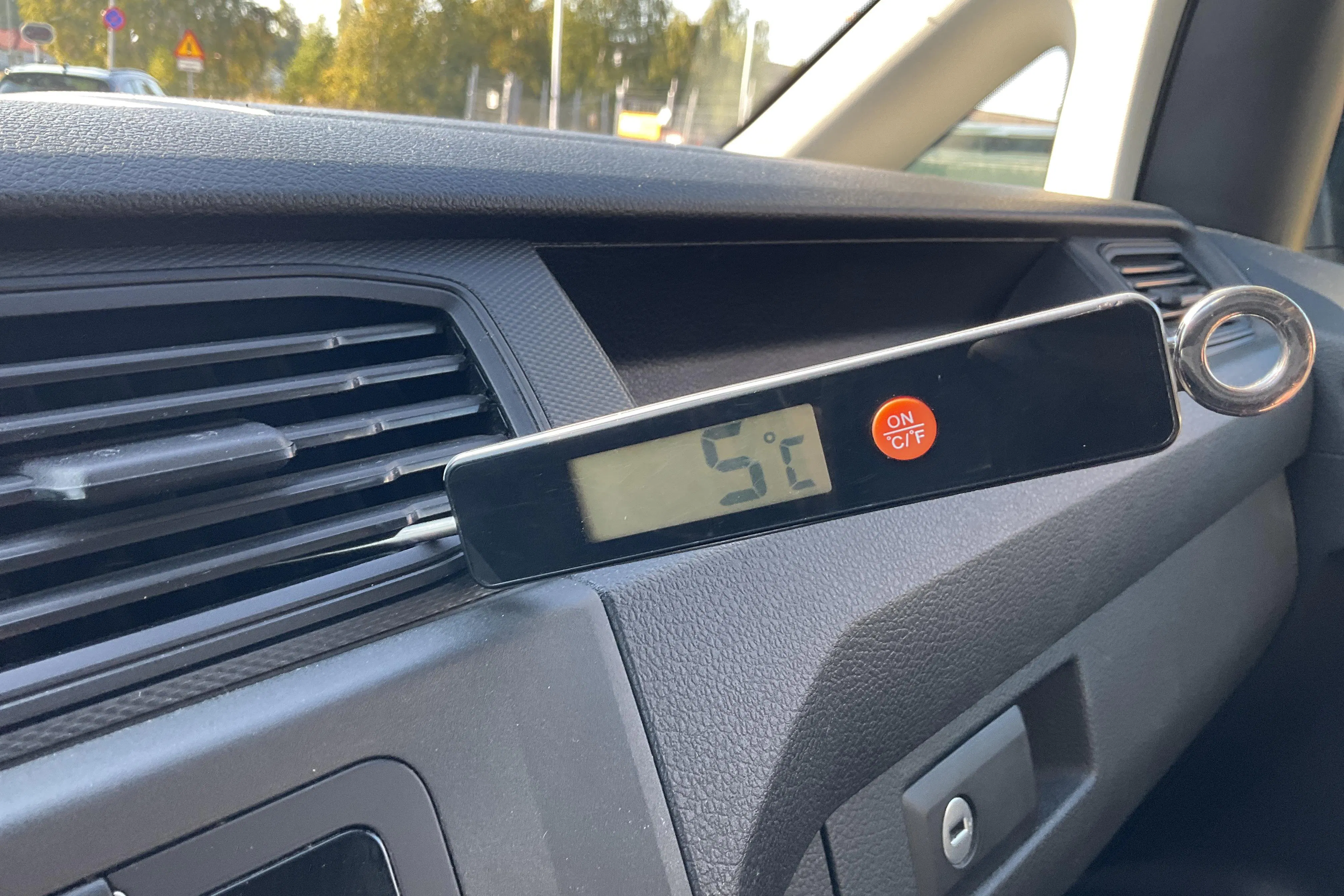 Presentationsfoto 21 av 21: VW Caddy 2.0 TDI Maxi Skåp 4MOTION (150hk) - 15 452 mil - Automat - silver - 2017
