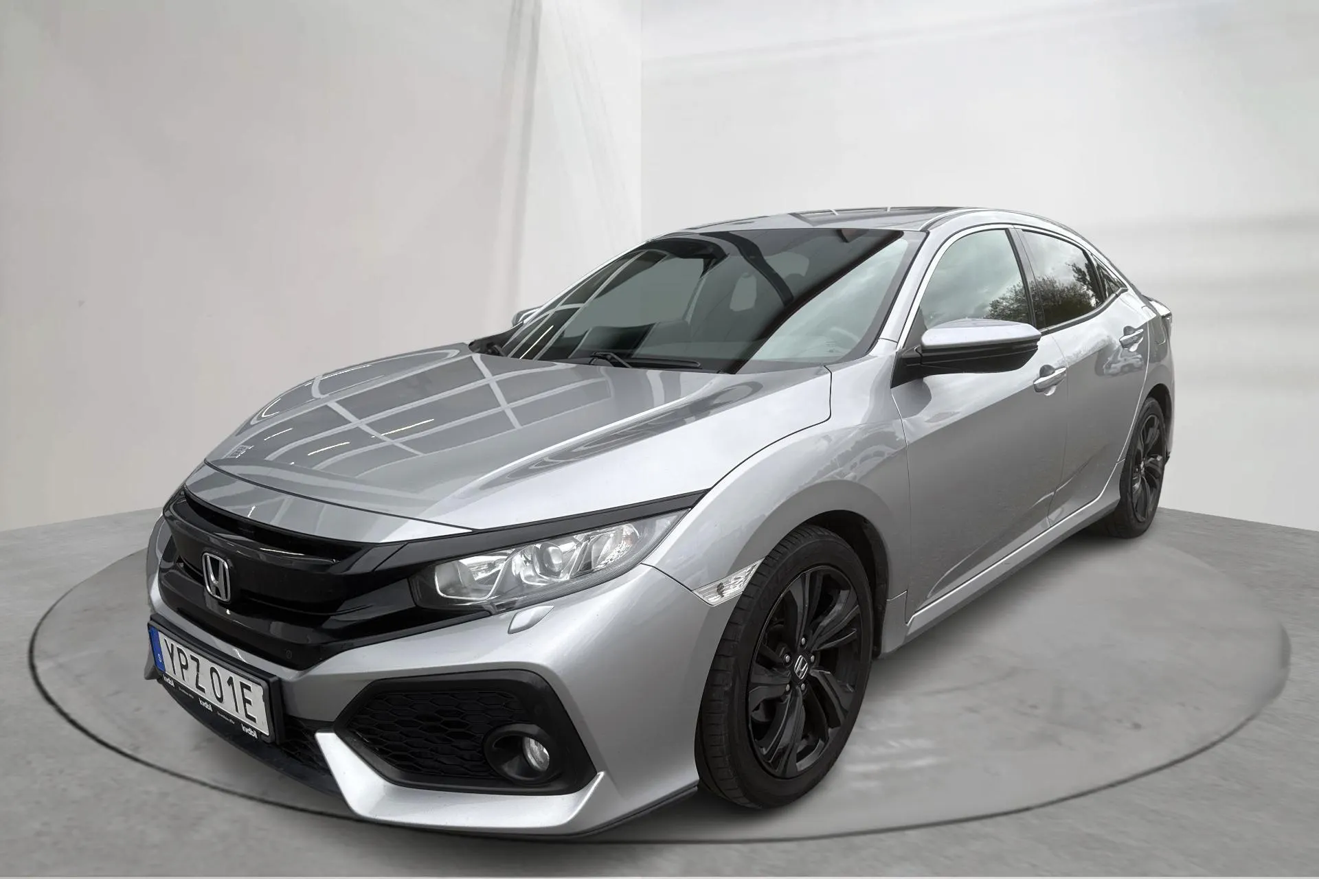 Presentation photo 1 of 17: Honda Civic 1.6 i-DTEC 5dr (120hk) - 108 970 km - Manual - silver - 2018