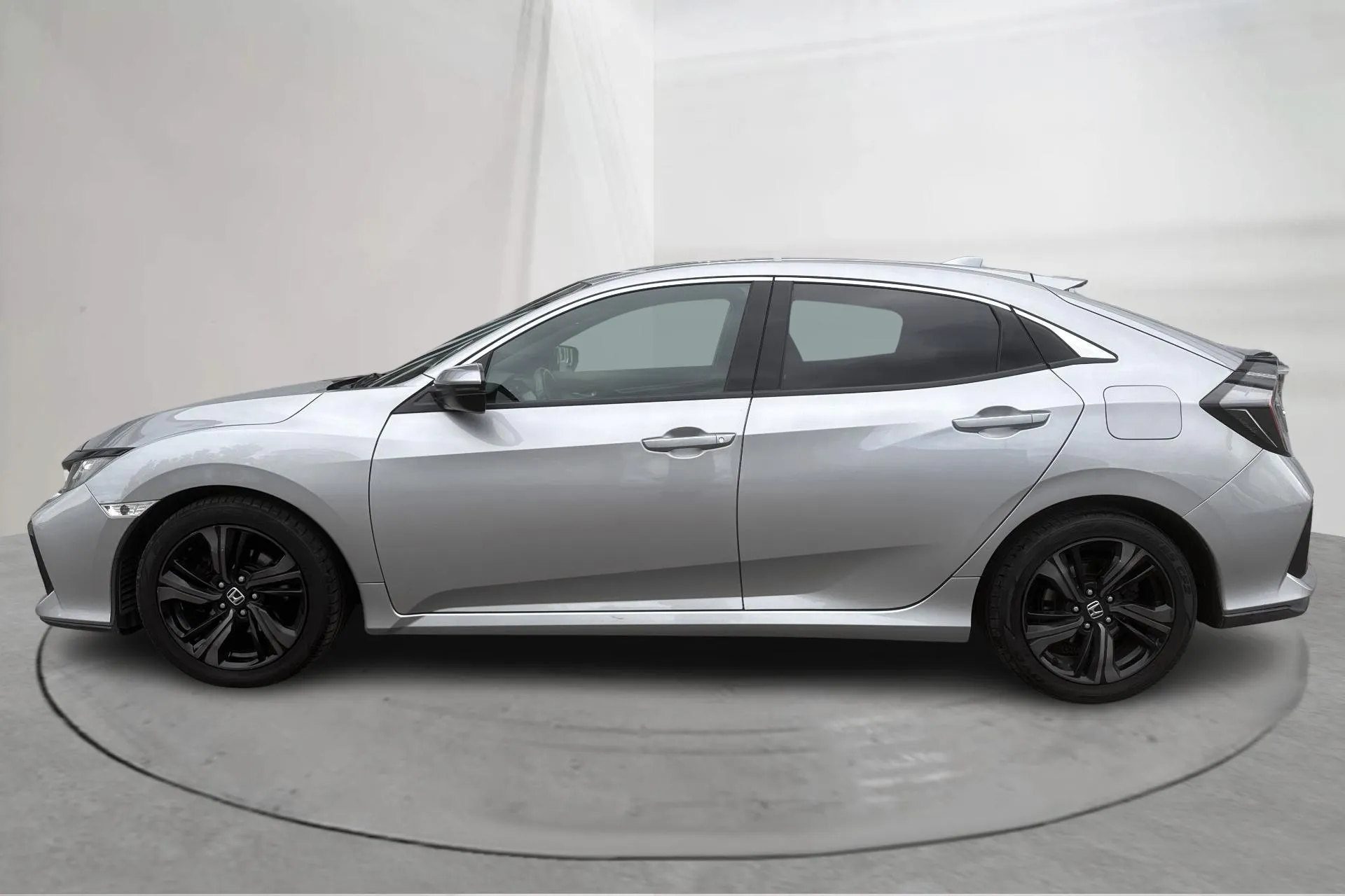 Presentation photo 2 of 17: Honda Civic 1.6 i-DTEC 5dr (120hk) - 108 970 km - Manual - silver - 2018