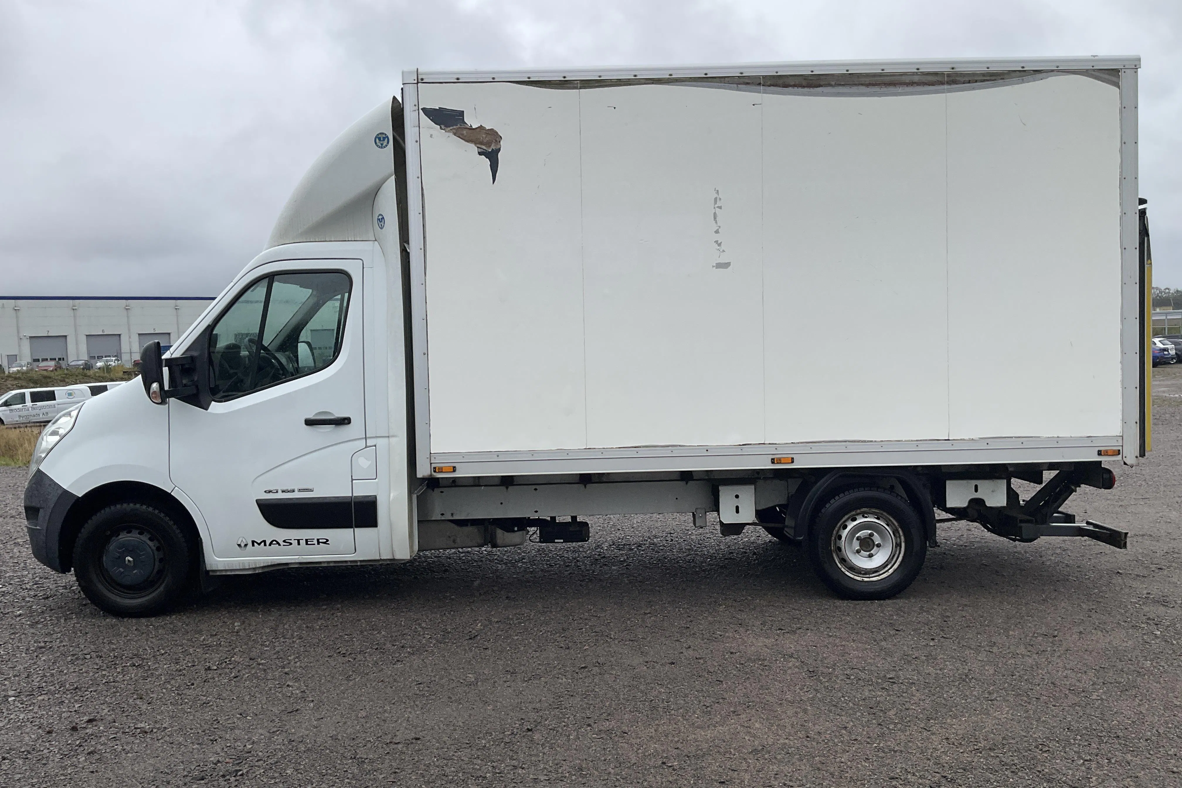 Presentation photo 2 of 14: Renault Master 2.3 dCi Volymskåp 2WD (165hk) - 176 810 km - Manual - white - 2016