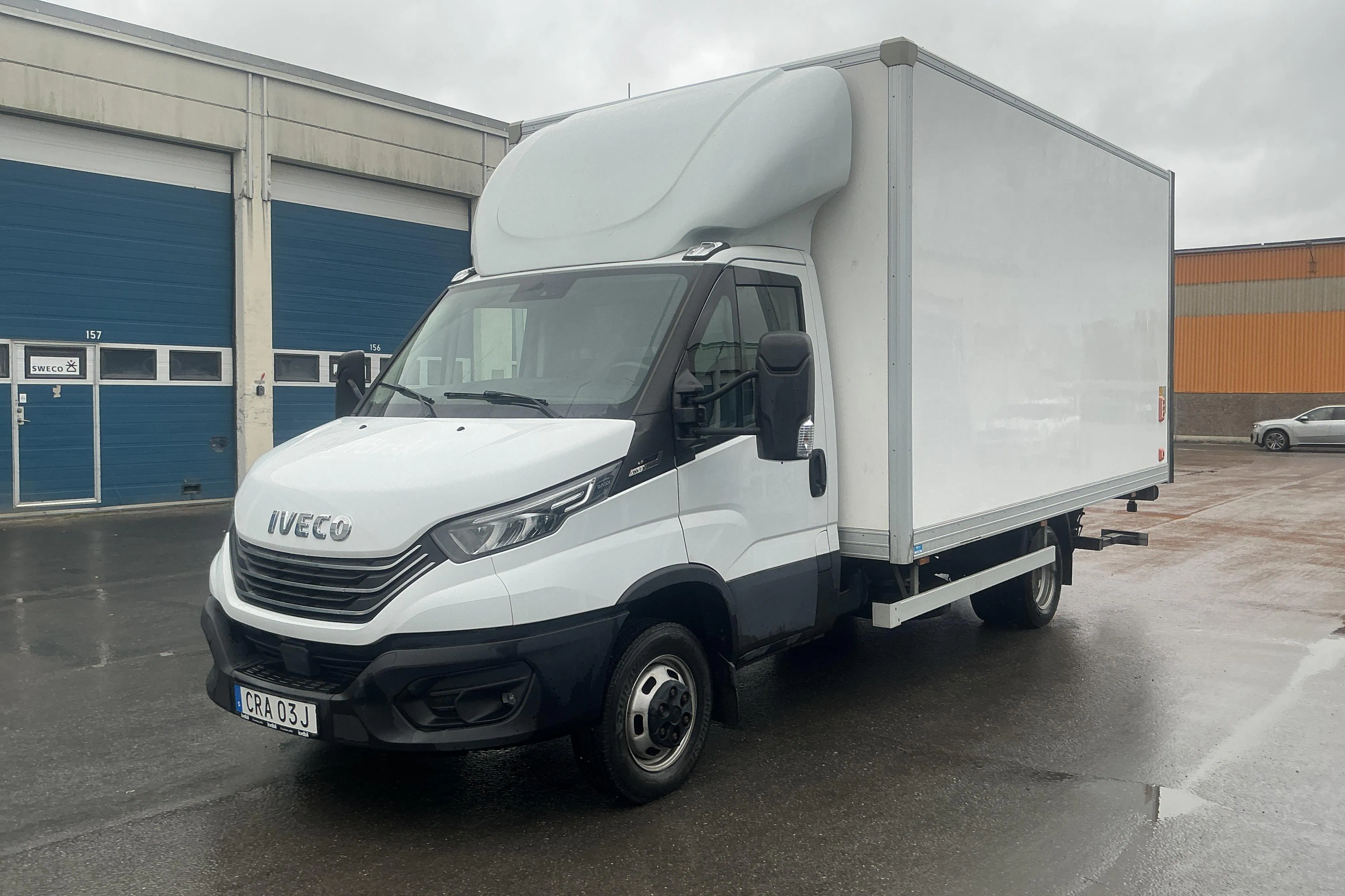Presentation photo 1 of 40: IVECO DAILY 50C18H A8 IVECO DAILY 50C18H A8 - 92 888 km - Automatic - white - 2023