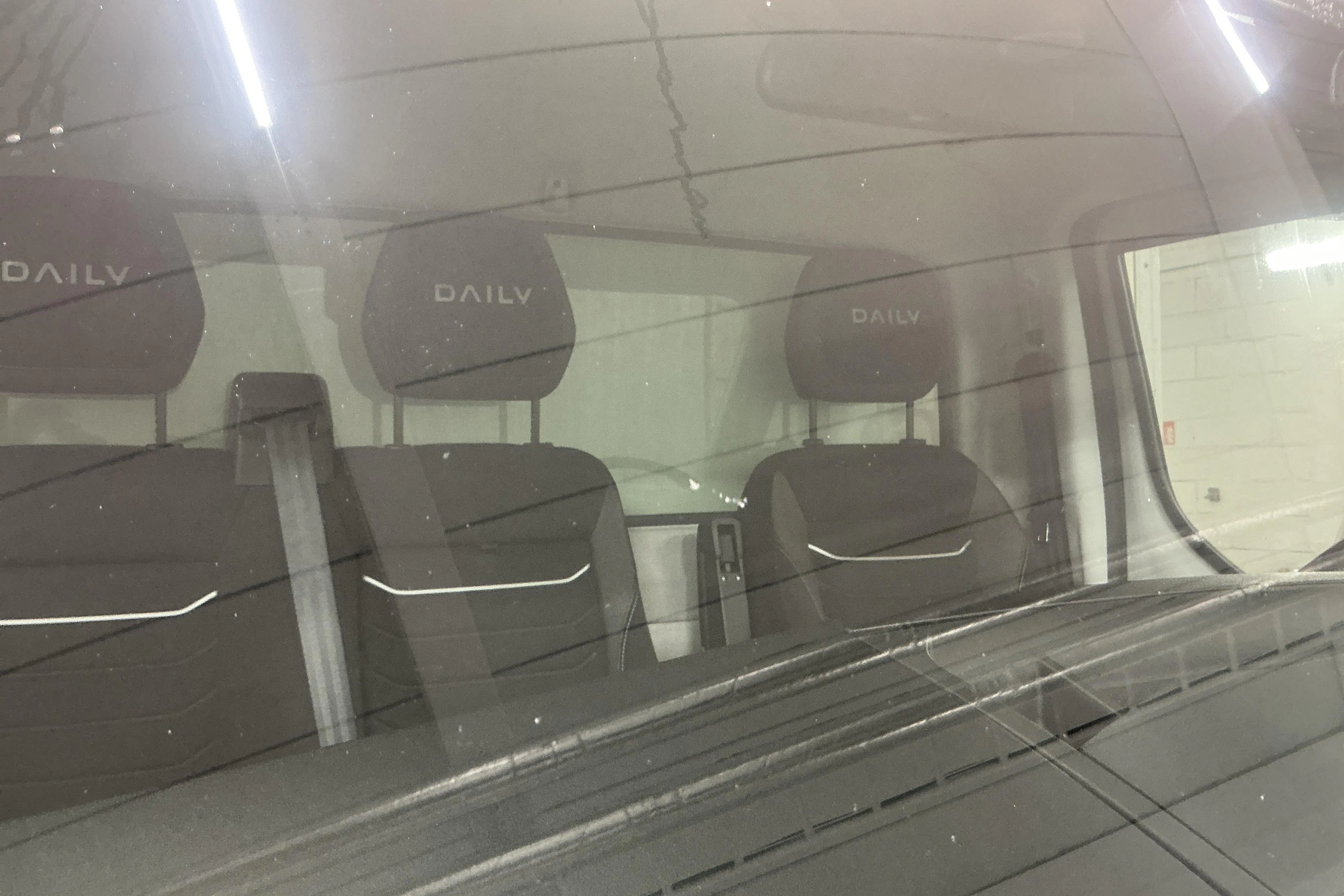 Presentation photo 40 of 40: IVECO DAILY 50C18H A8 IVECO DAILY 50C18H A8 - 92 888 km - Automatic - white - 2023