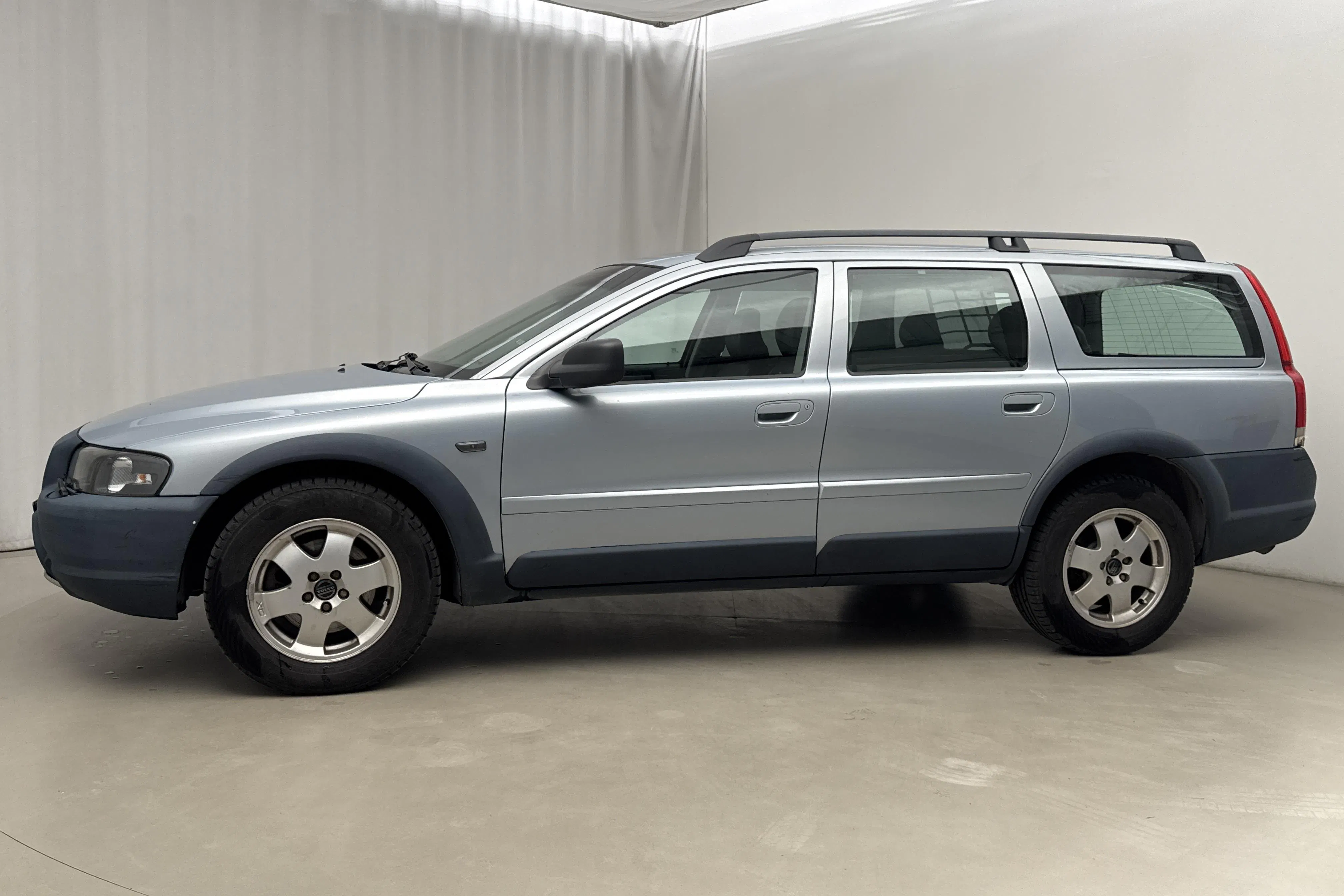 Presentation photo 2 of 17: Volvo XC70 D5 (163hk) - 257 730 km - Automatic - light blue - 2003