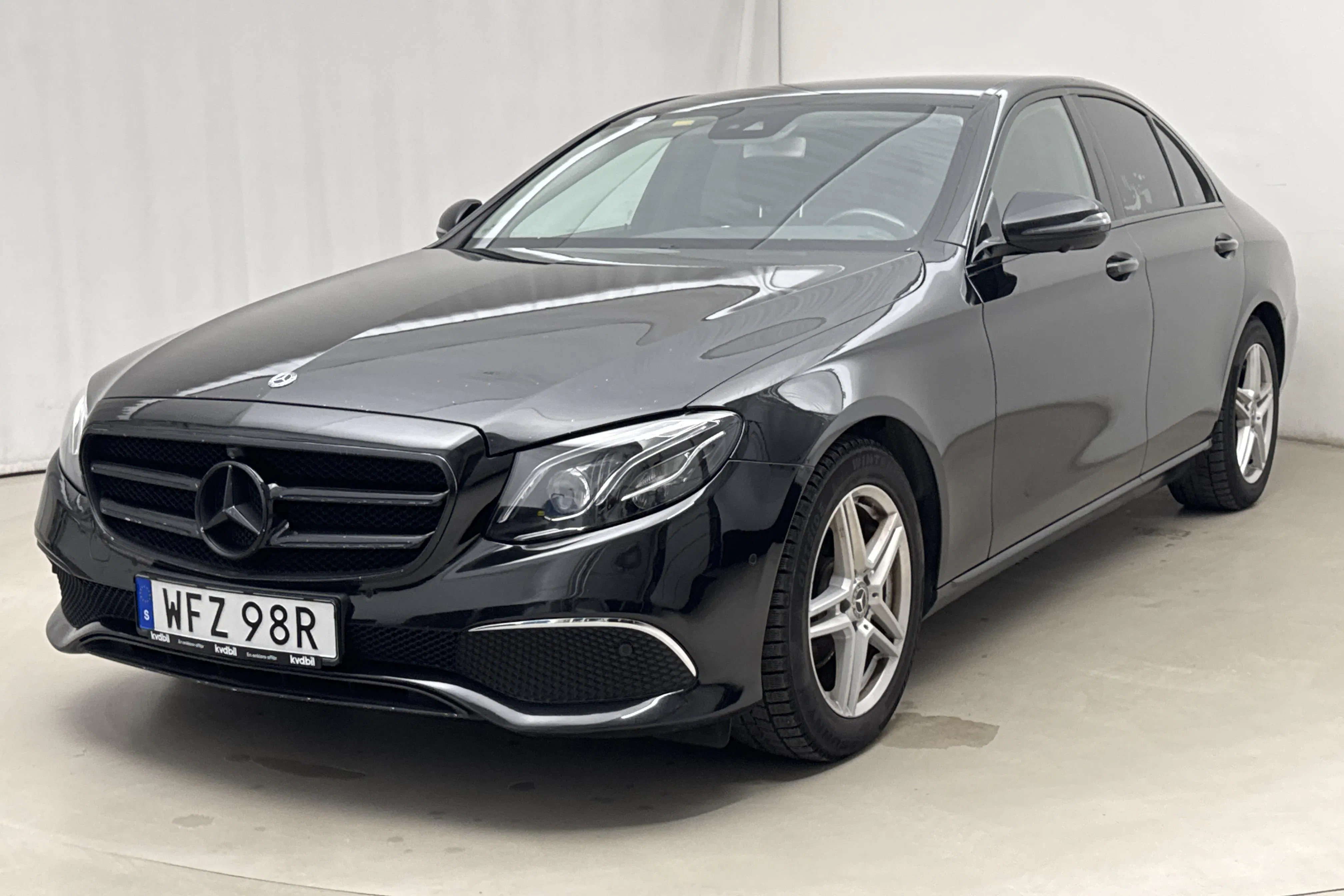 Presentation photo 1 of 19: Mercedes E 220 d Sedan W213 (194hk) - 423 510 km - Automatic - black - 2020