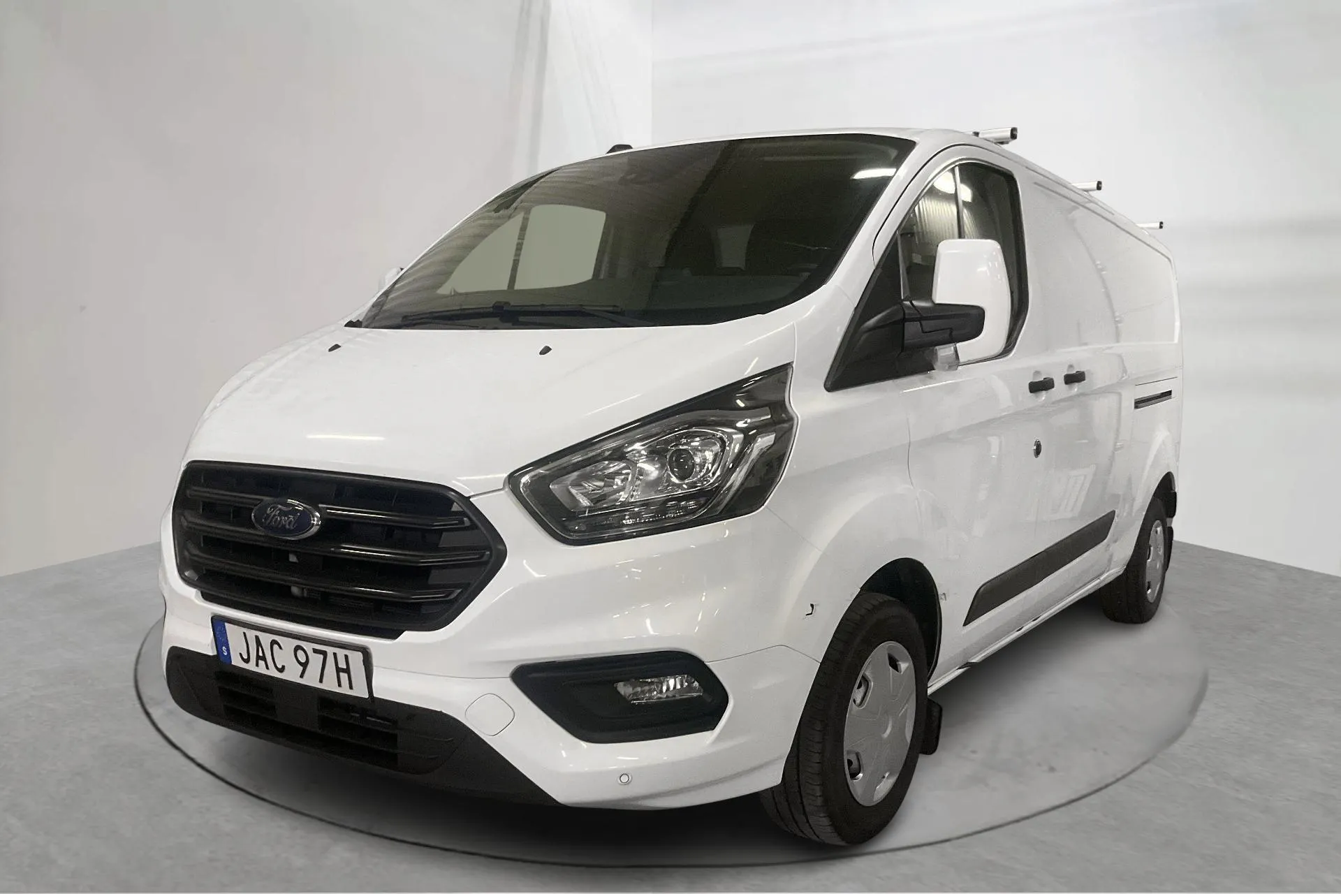 Presentationsfoto 1 av 15: Ford Transit Custom 300 MHEV (130hk) - 8 968 mil - Manuell - vit - 2023