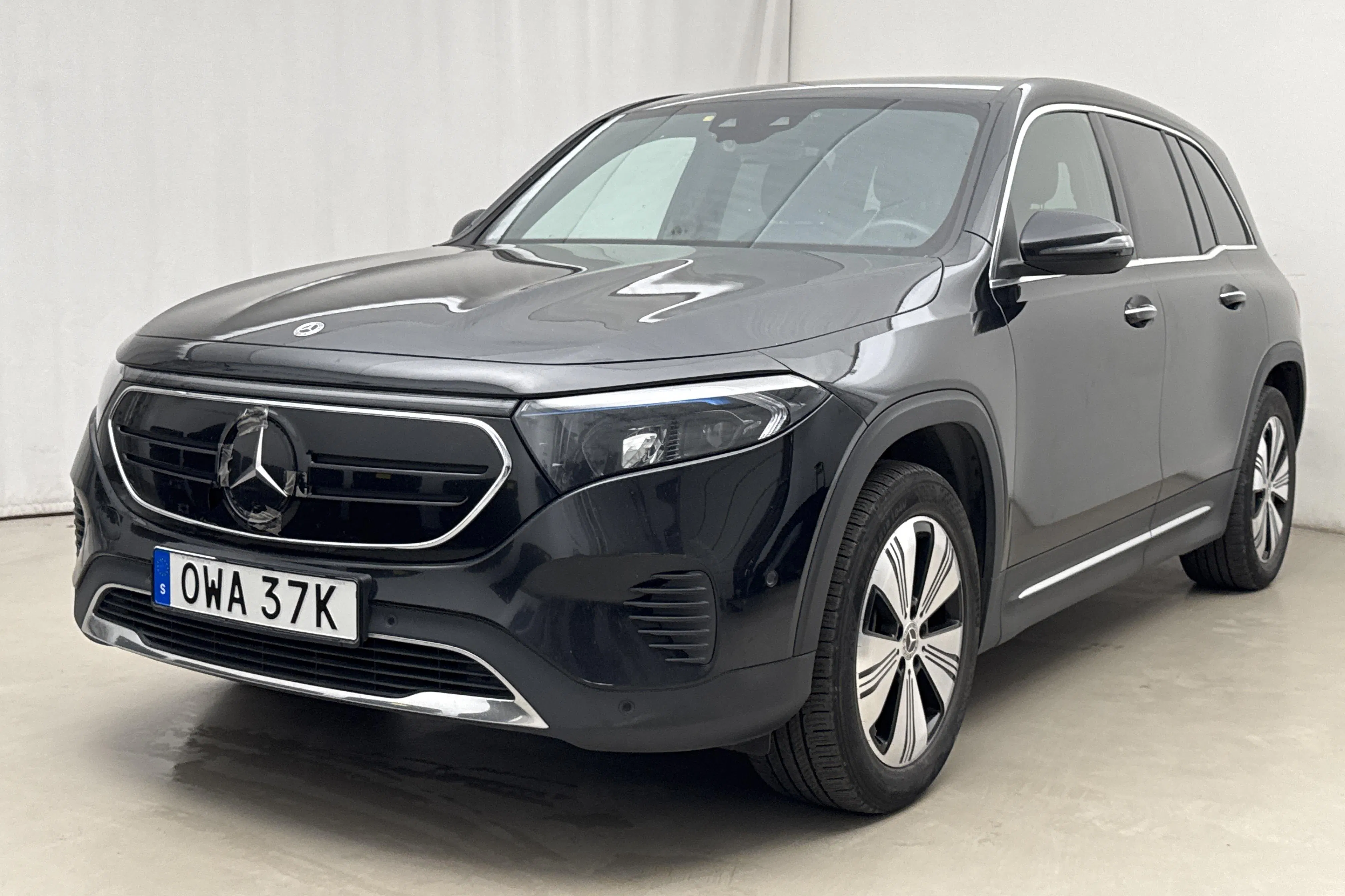 Presentationsfoto 1 av 19: Mercedes EQB 250+ X243 (190hk) - 28 147 mil - Automat - svart - 2024