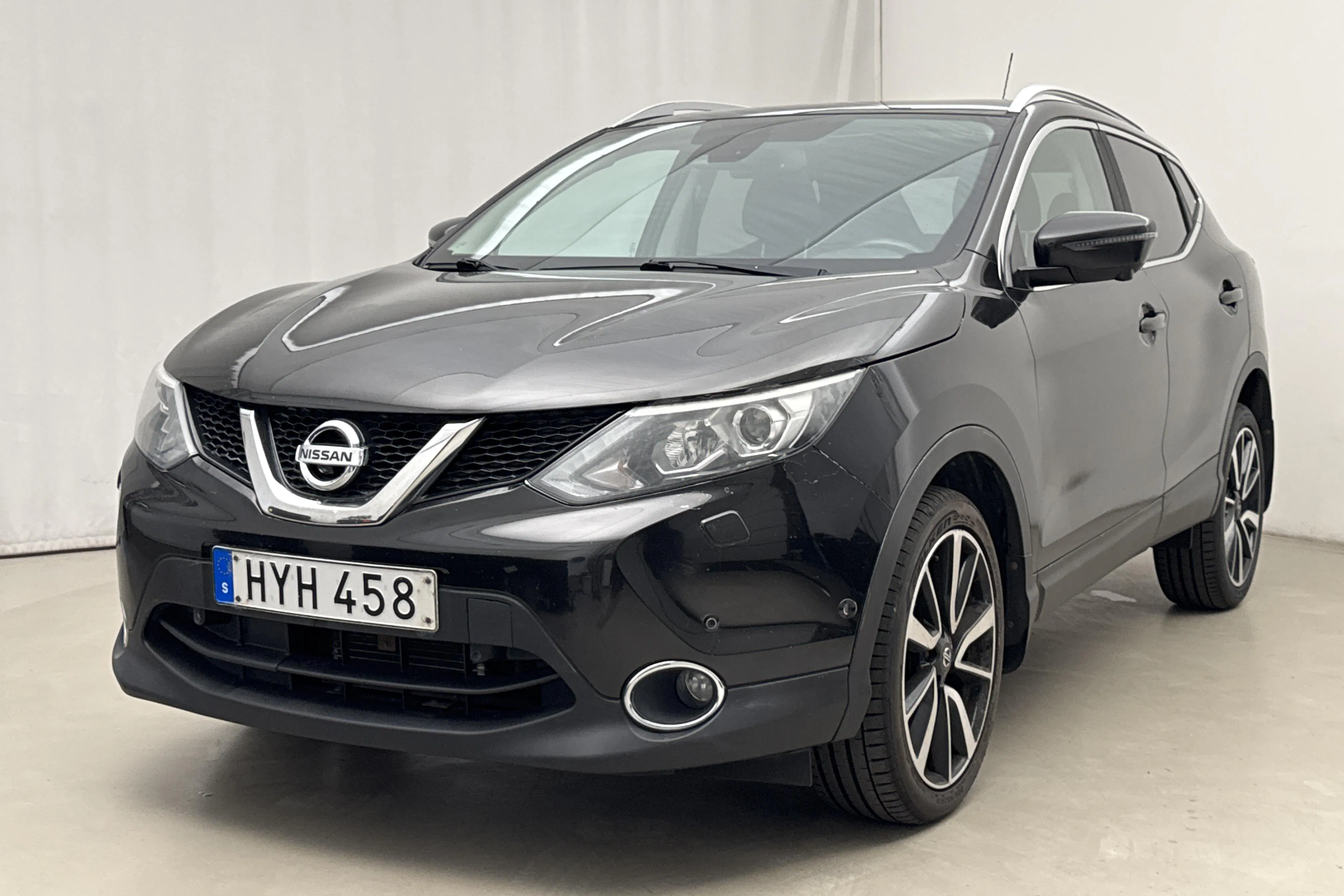 Presentationsfoto 1 av 19: Nissan Qashqai 1.2 (115hk) - 9 632 mil - Automat - svart - 2016