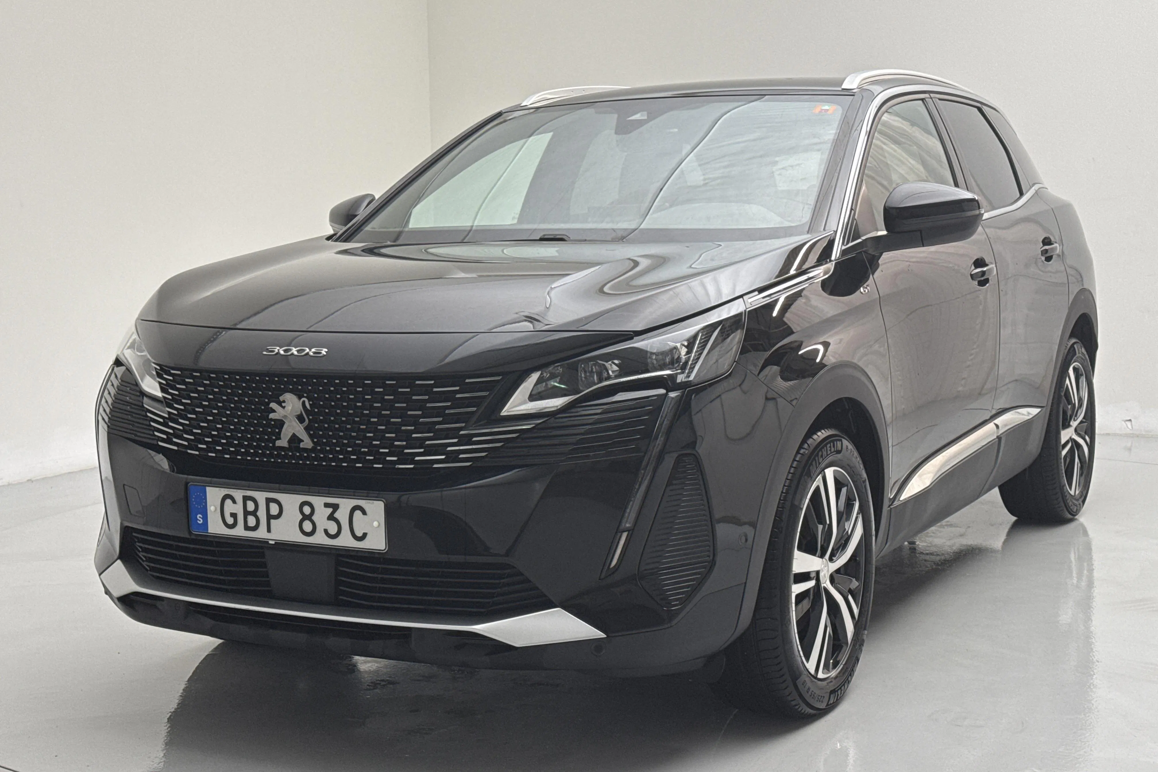 Presentationsfoto 1 av 14: Peugeot 3008 1.2 PureTech (130hk) - 7 799 mil - Automat - svart - 2023
