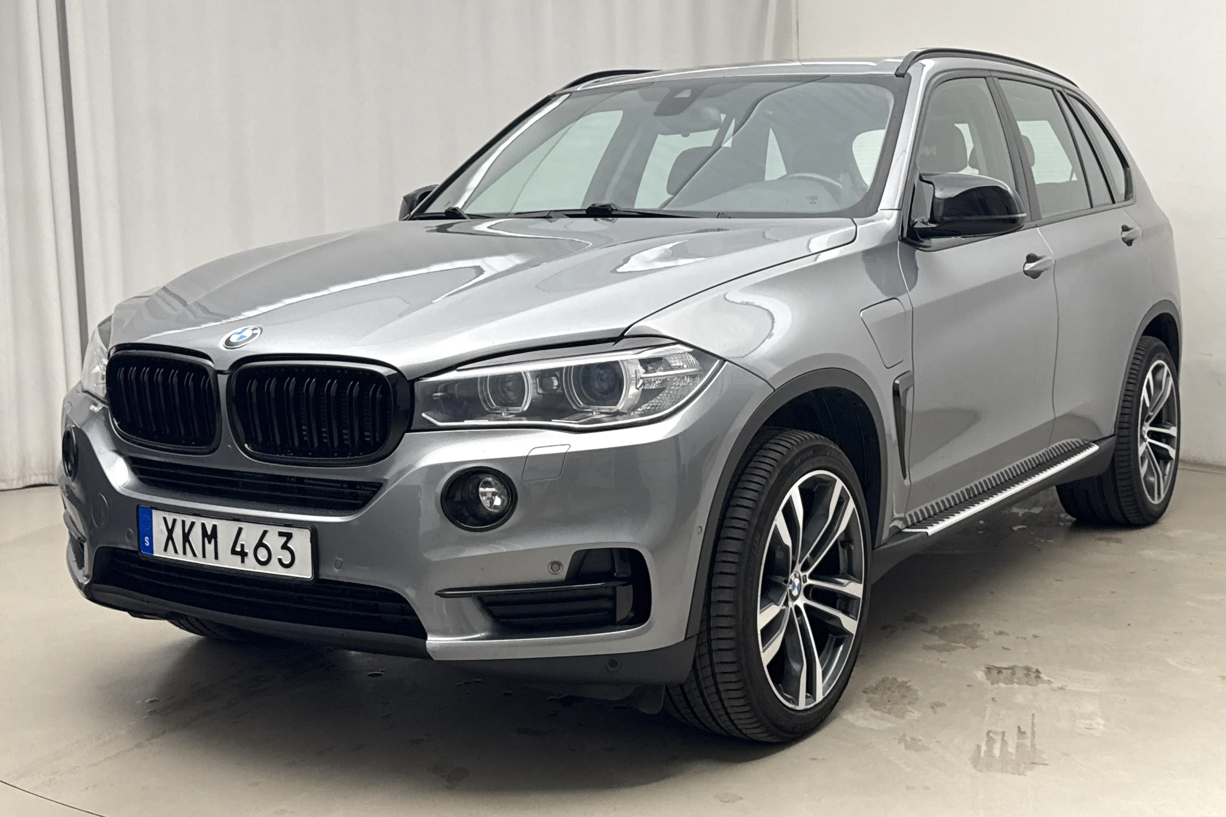 Presentation photo 1 of 23: BMW X5 xDrive40e, F15 (313hk) - 137 630 km - Automatic - gray - 2017