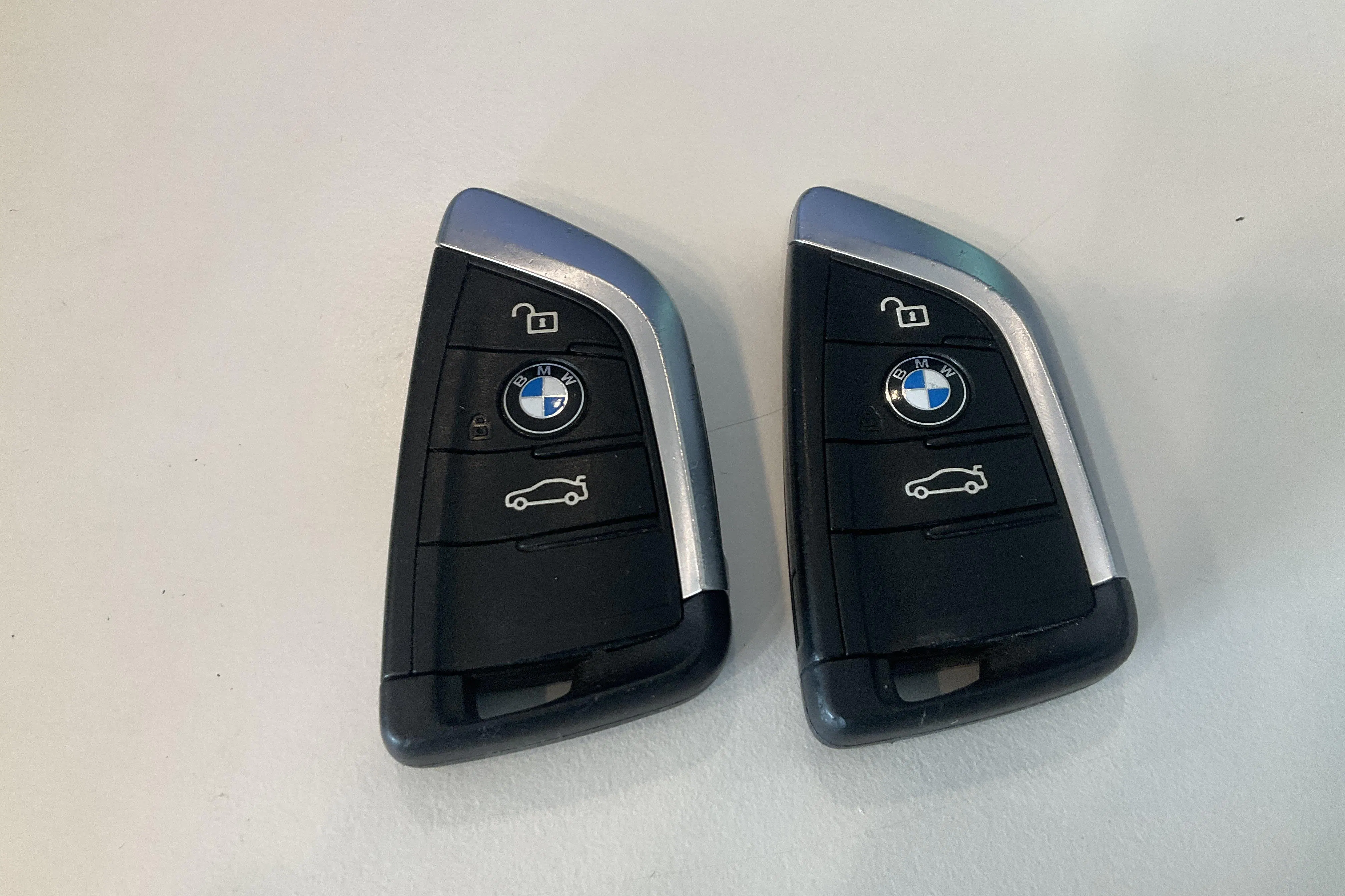 Presentation photo 23 of 23: BMW X5 xDrive40e, F15 (313hk) - 137 630 km - Automatic - gray - 2017