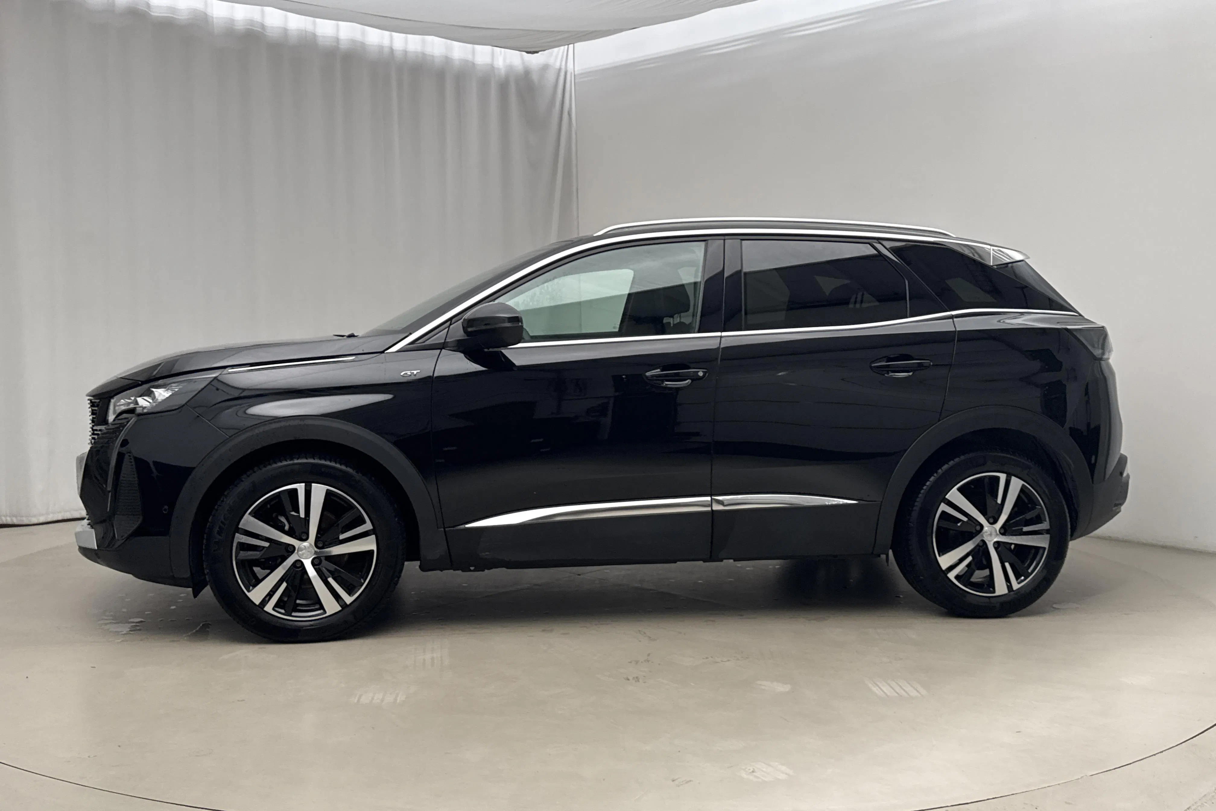 Presentation photo 2 of 18: Peugeot 3008 1.2 PureTech (130hk) - 16 860 km - Automatic - black - 2023