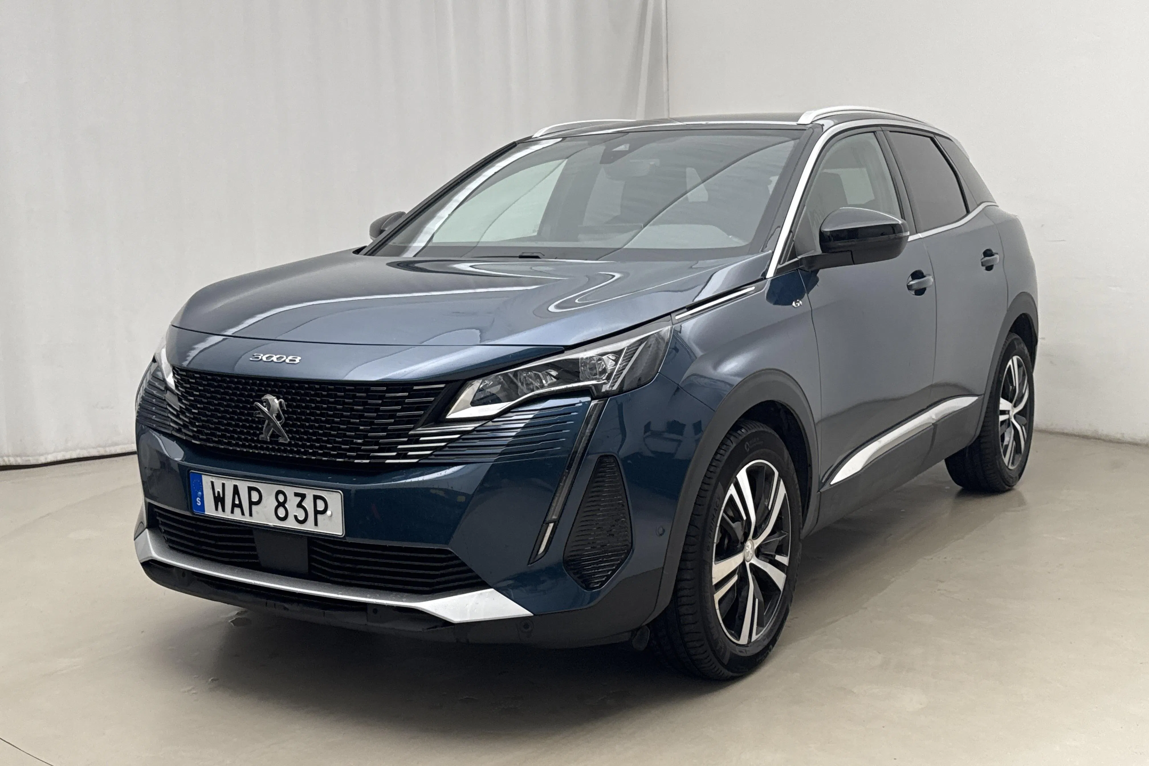 Presentation photo 1 of 18: Peugeot 3008 1.2 PureTech (130hk) - 21 420 km - Automatic - blue - 2023