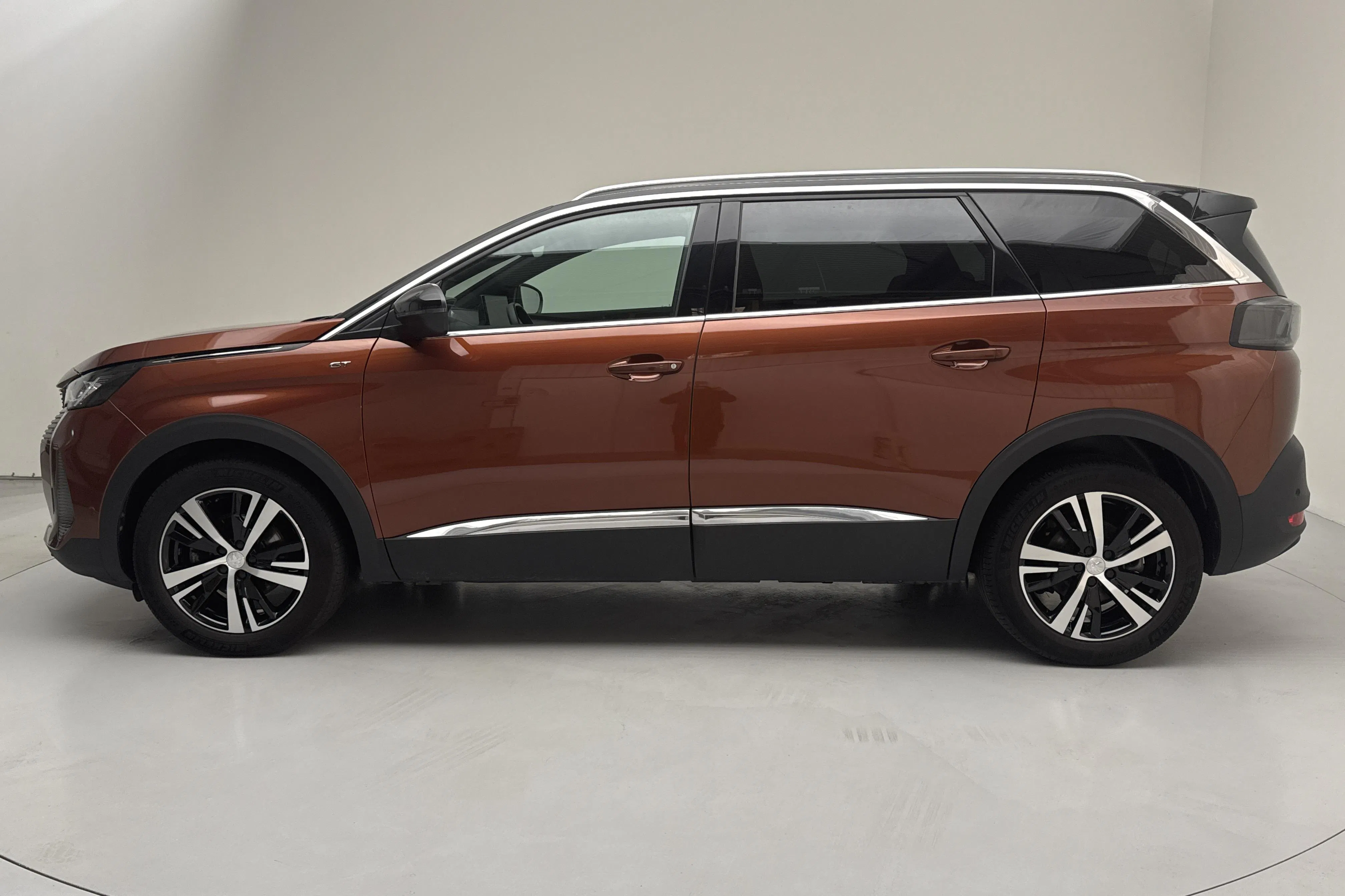 Presentation photo 2 of 16: Peugeot 5008 1.2 PureTech (130hk) - 41 720 km - Automatic - brown - 2023