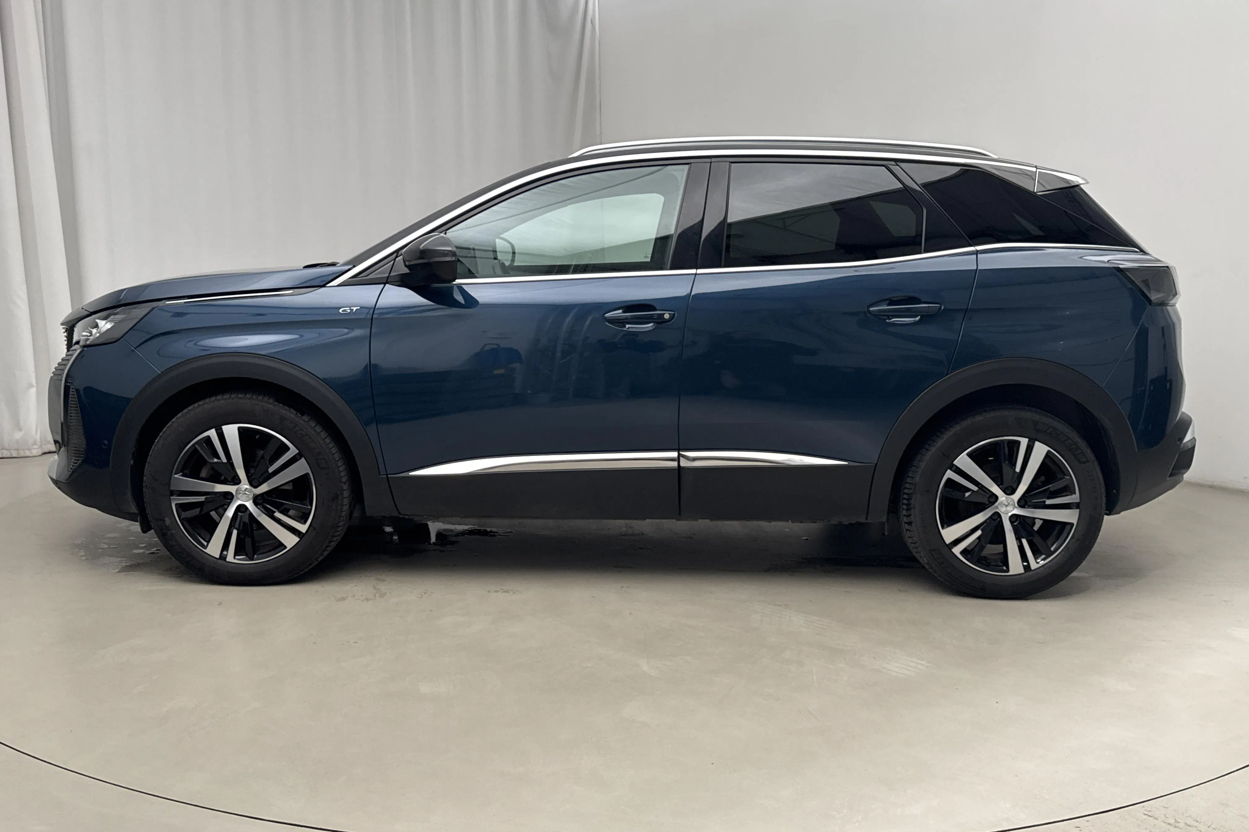 Presentationsfoto 2 av 18: Peugeot 3008 1.2 PureTech (130hk) - 6 470 mil - Automat - blå - 2023
