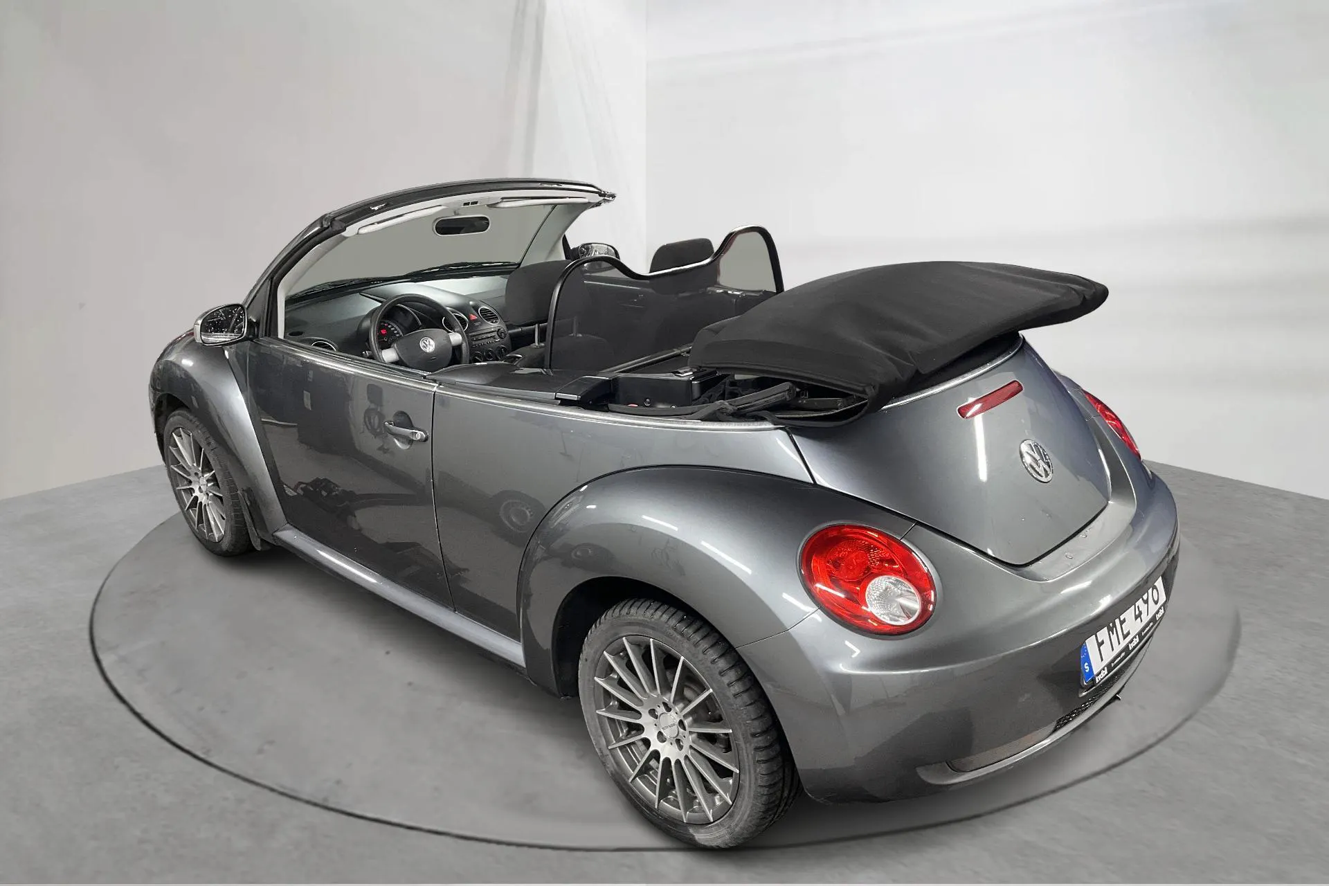 Presentation photo 2 of 17: VW Beetle 1.6 Cabriolet (102hk) - 74 840 km - Manual - dark grey - 2007