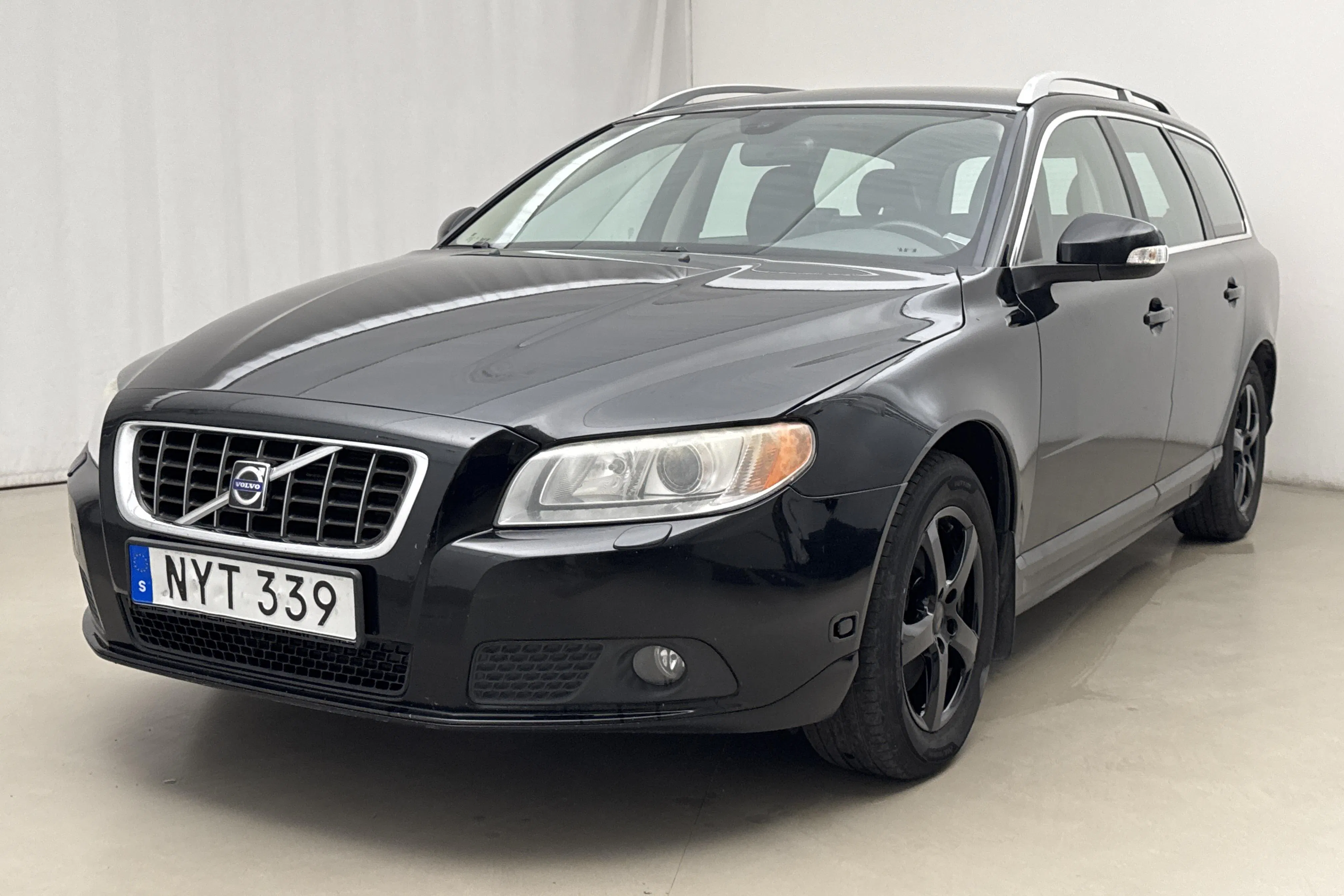 Presentationsfoto 1 av 17: Volvo V70 II 2.5FT (200hk) - 26 701 mil - Manuell - svart - 2009