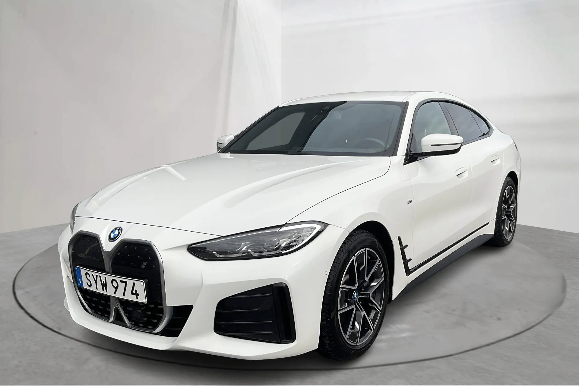 Presentation photo 1 of 20: BMW i4 eDrive40, G26 (340hk) - 106 090 km - Automatic - white - 2022
