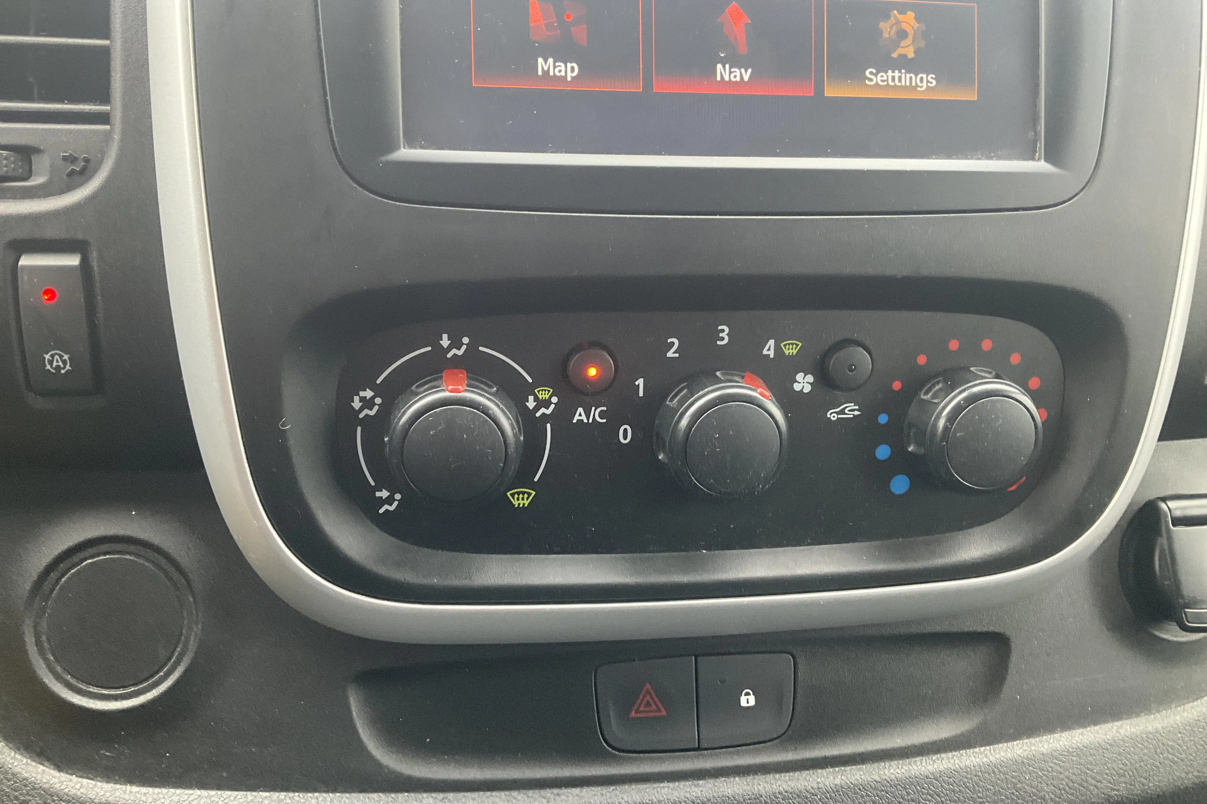 Presentationsfoto 13 av 13: Renault Trafic 1.6 dCi Skåp (125hk) - 17 292 mil - Manuell - vit - 2018